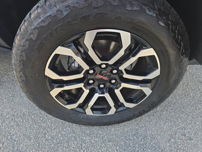 2025 GMC Canyon 4WD AT4