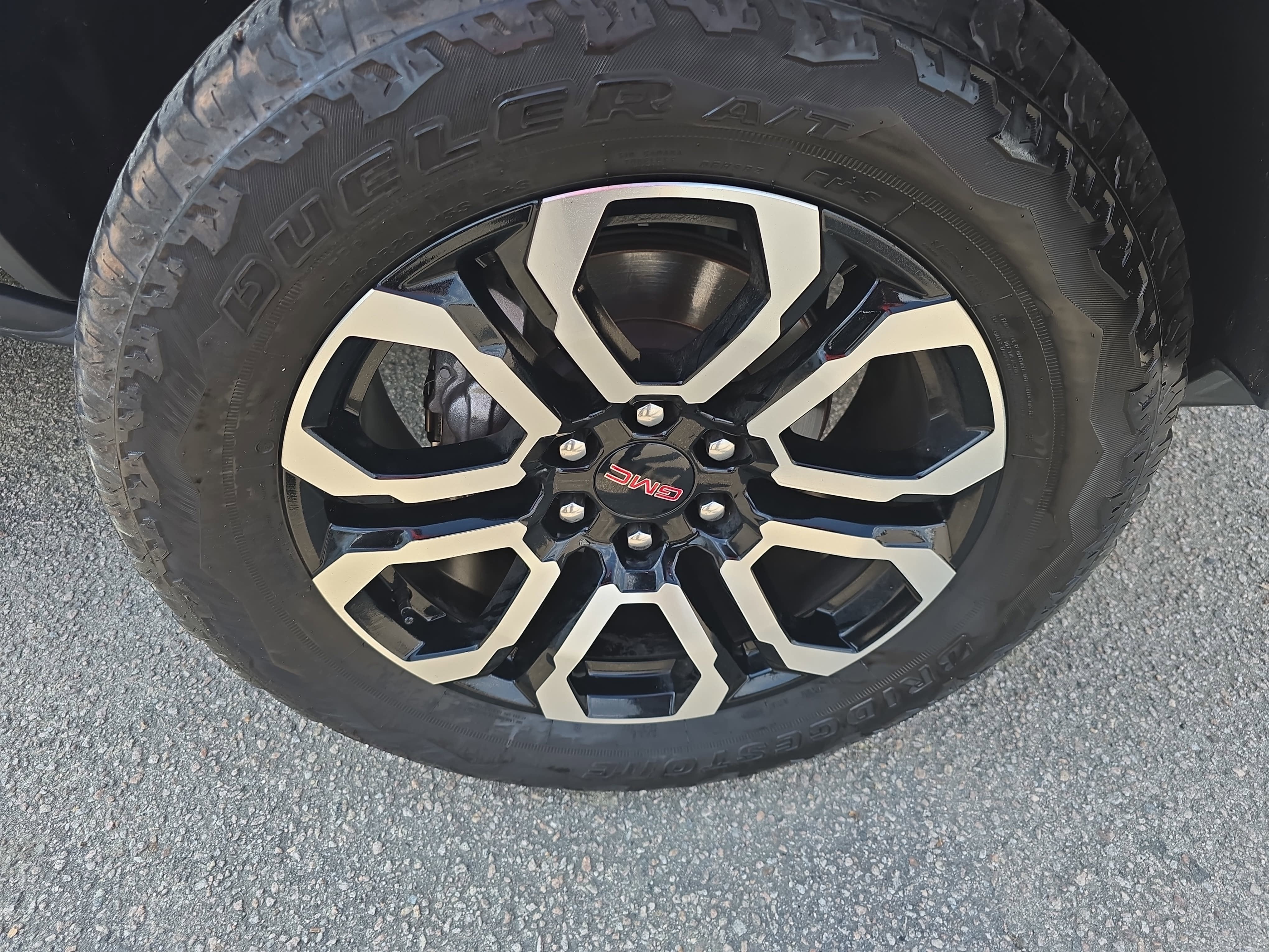 2025 GMC Canyon 4WD AT4