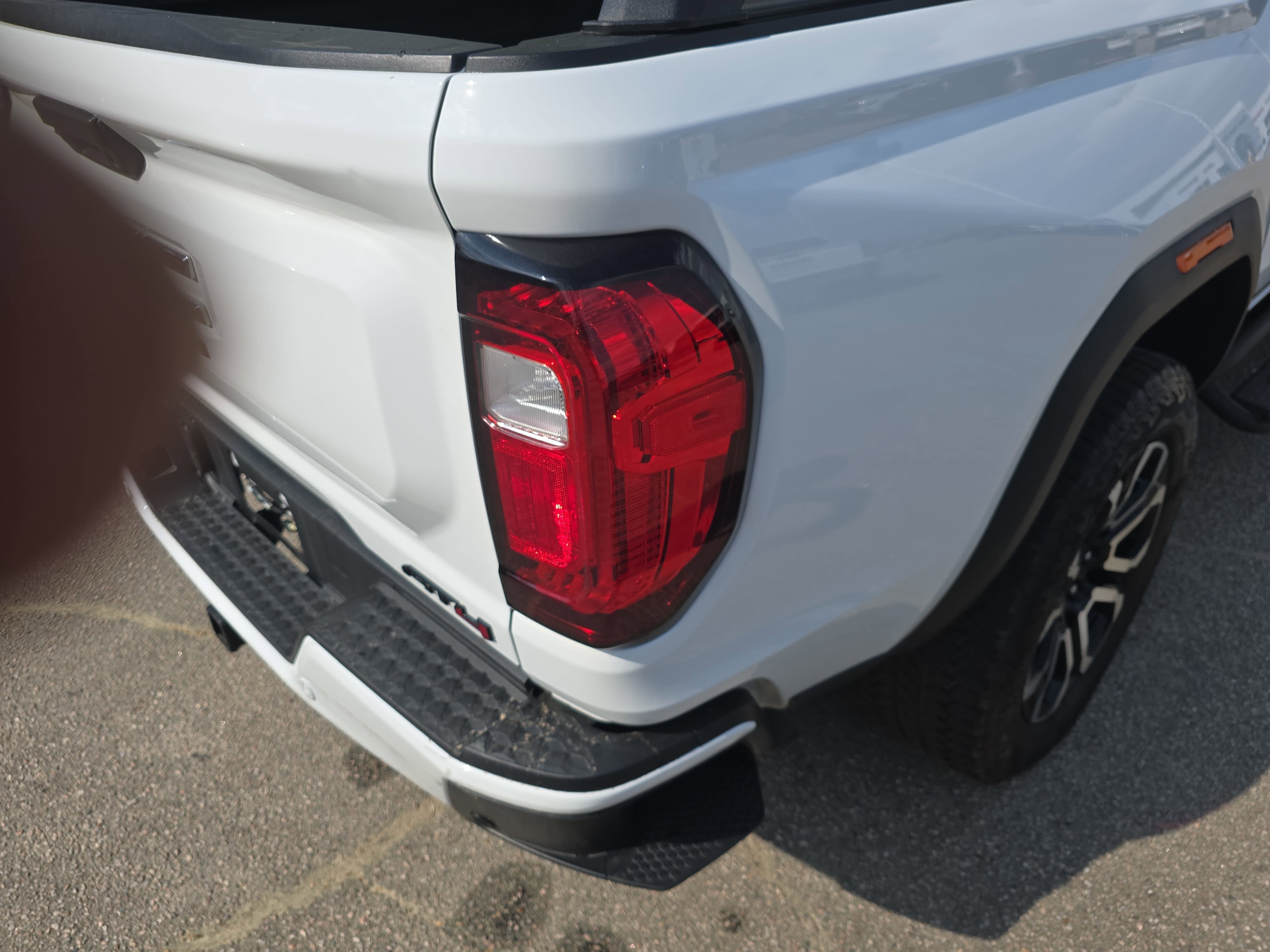 2025 GMC Canyon 4WD AT4