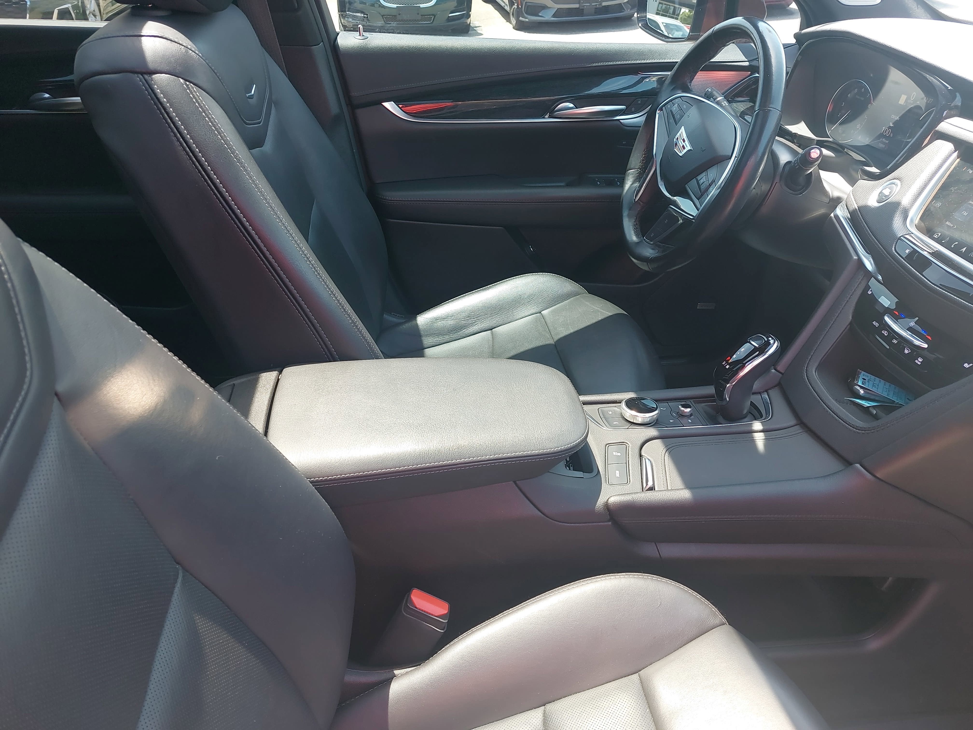 2023 Cadillac XT5 FWD Premium Luxury