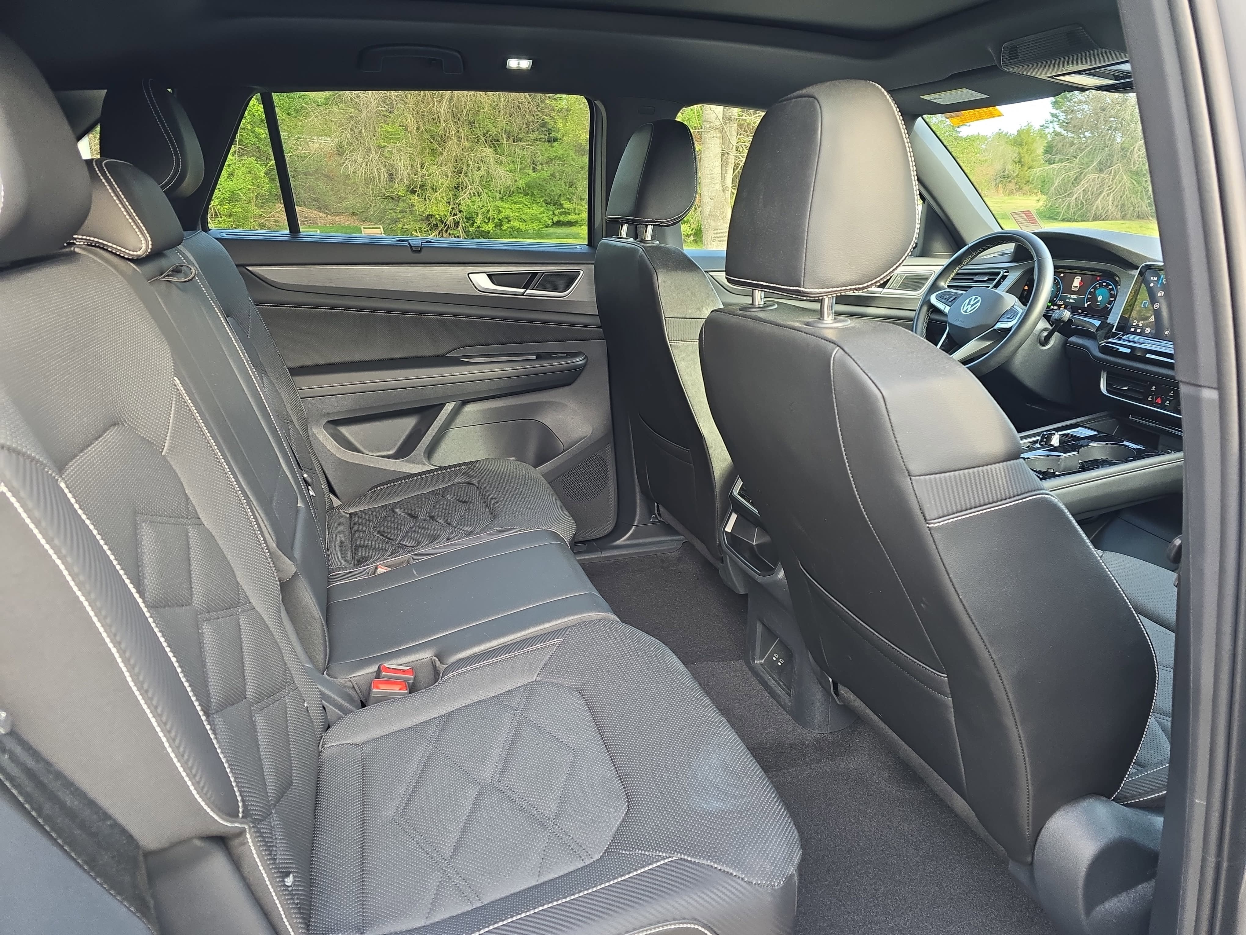 2024 Volkswagen Atlas Cross Sport 2.0T SE w/Technology