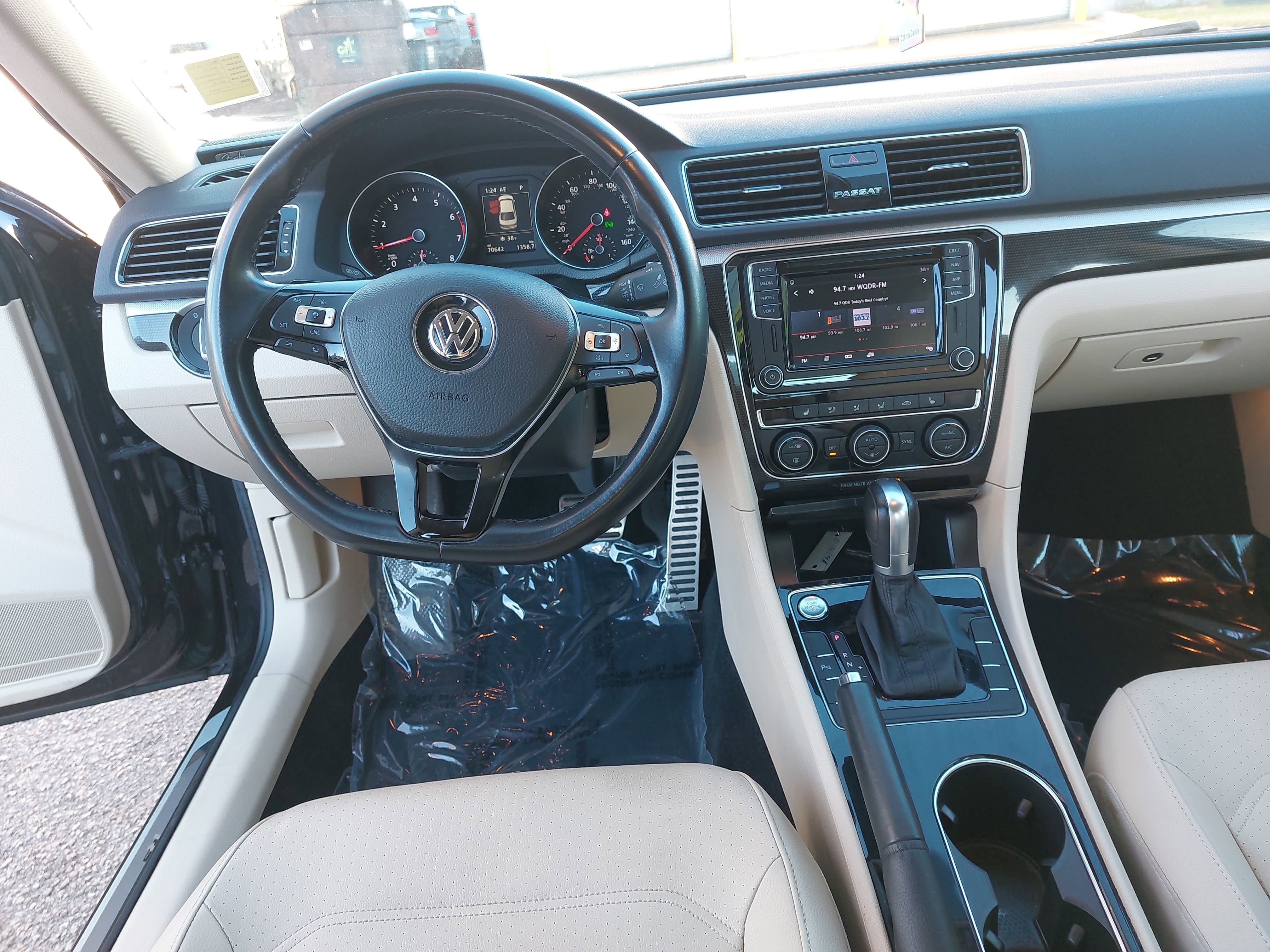 2019 Volkswagen Passat 2.0T SE R-Line