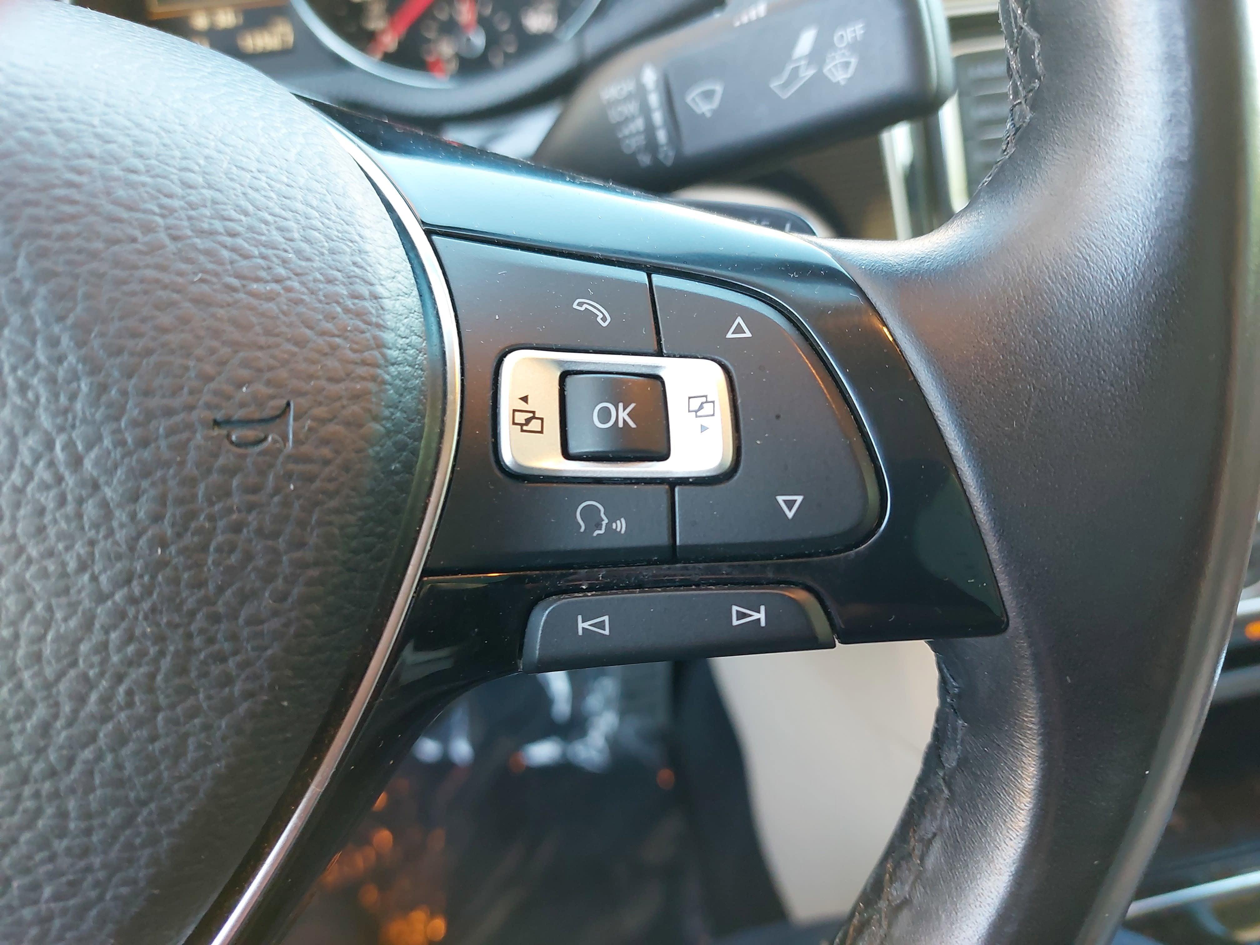 2019 Volkswagen Passat 2.0T SE R-Line