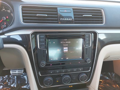 2019 Volkswagen Passat 2.0T SE R-Line