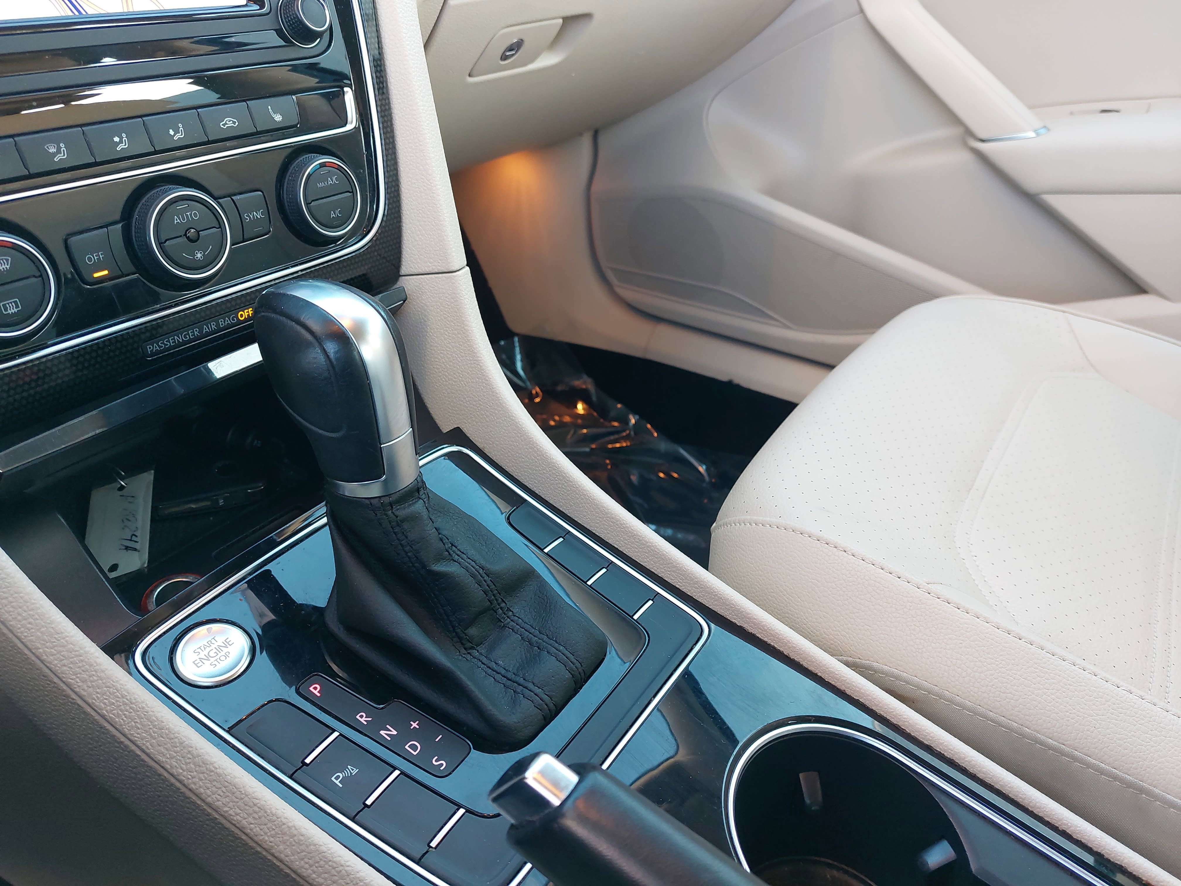 2019 Volkswagen Passat 2.0T SE R-Line