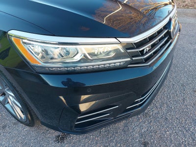 2019 Volkswagen Passat 2.0T SE R-Line