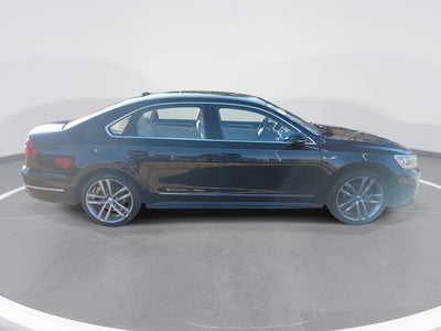 2019 Volkswagen Passat 2.0T SE R-Line