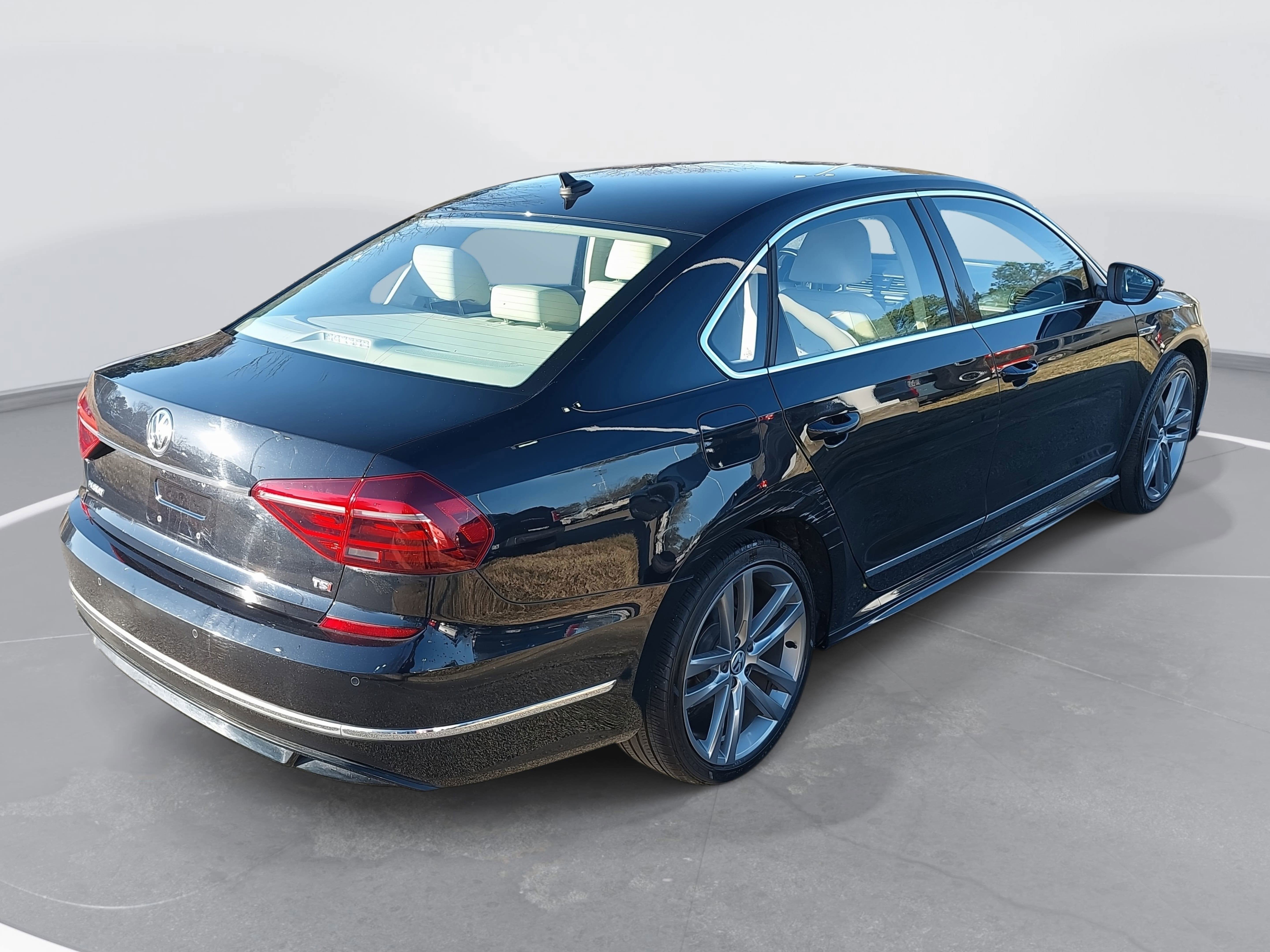 2019 Volkswagen Passat 2.0T SE R-Line
