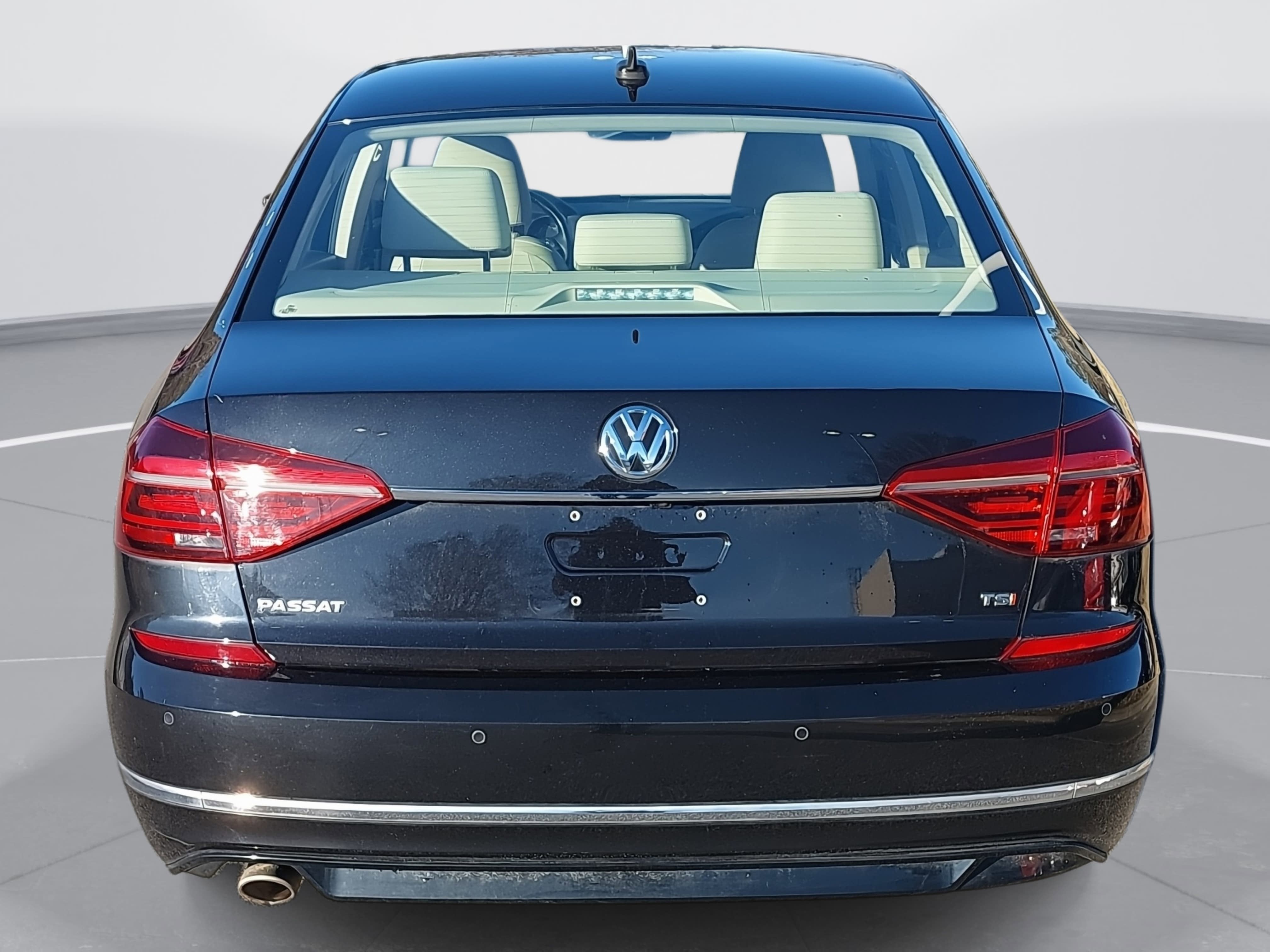 2019 Volkswagen Passat 2.0T SE R-Line
