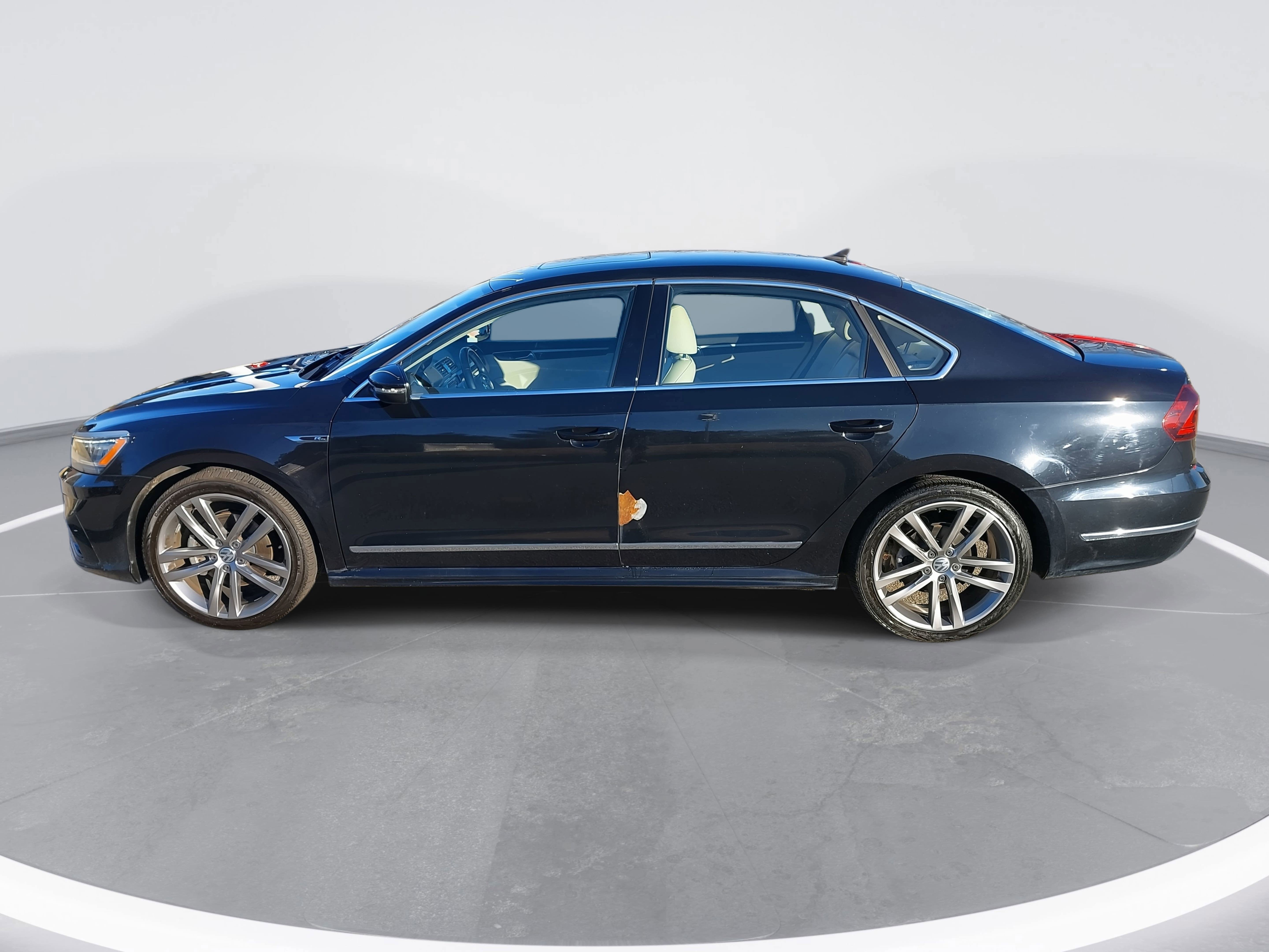 2019 Volkswagen Passat 2.0T SE R-Line