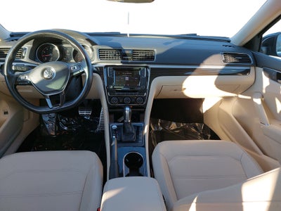2019 Volkswagen Passat 2.0T SE R-Line
