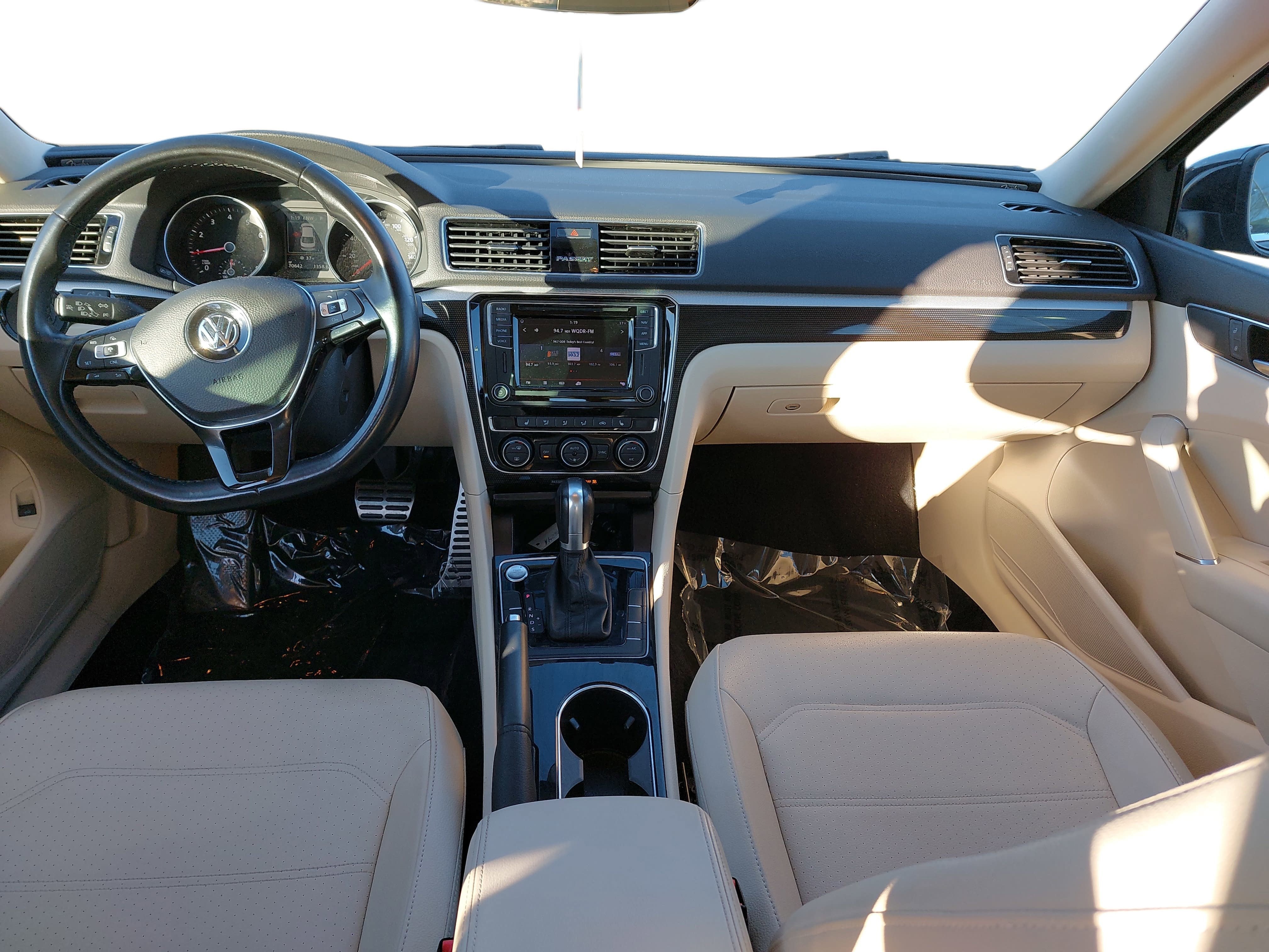 2019 Volkswagen Passat 2.0T SE R-Line