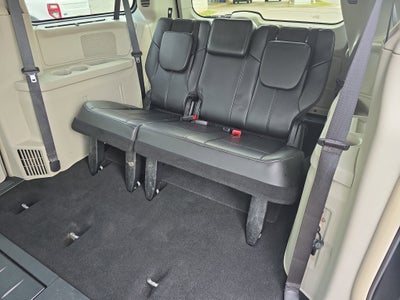 2016 Chrysler Town & Country Limited Platinum
