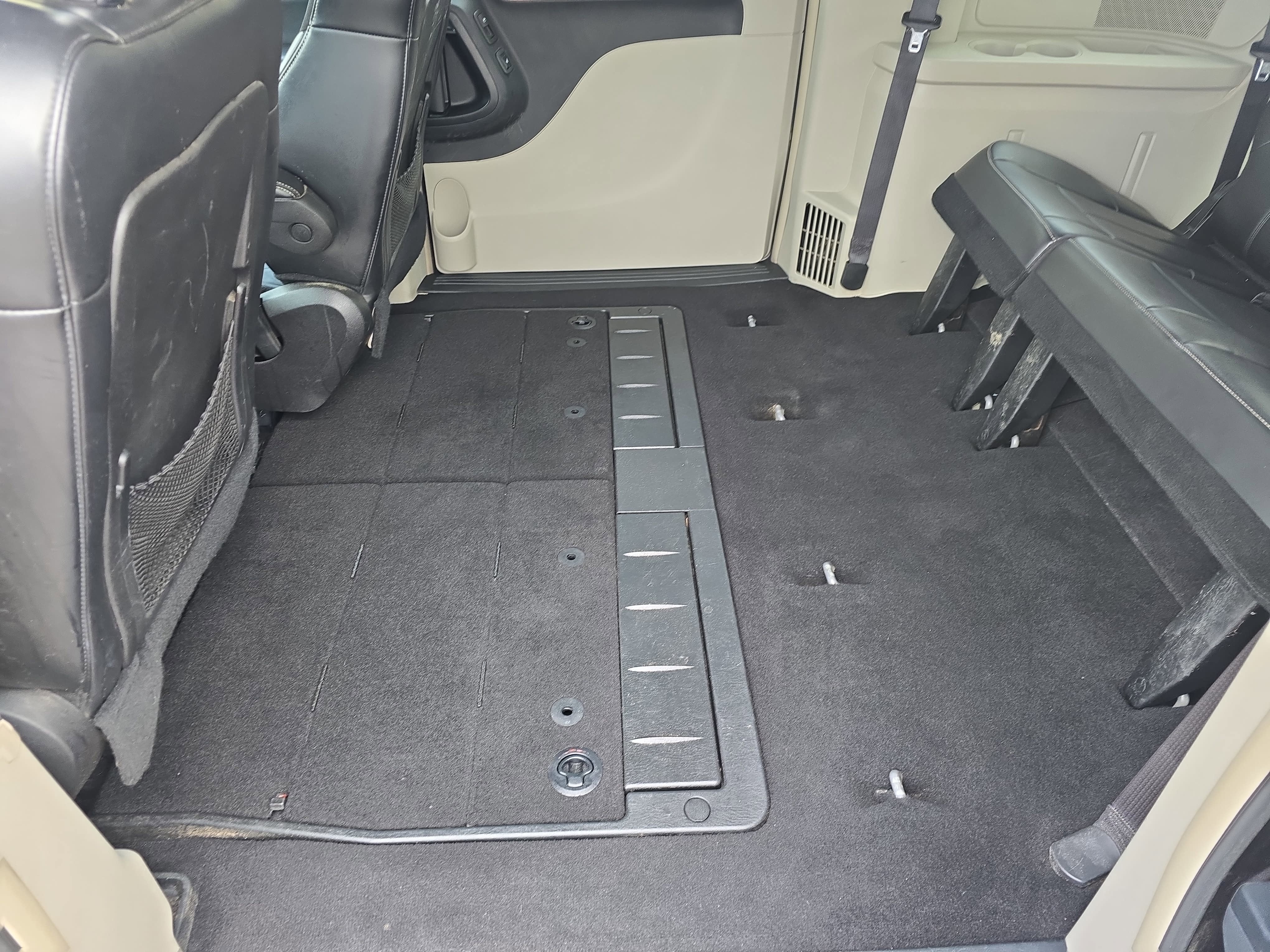 2016 Chrysler Town & Country Limited Platinum