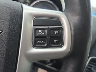 2016 Chrysler Town & Country Limited Platinum