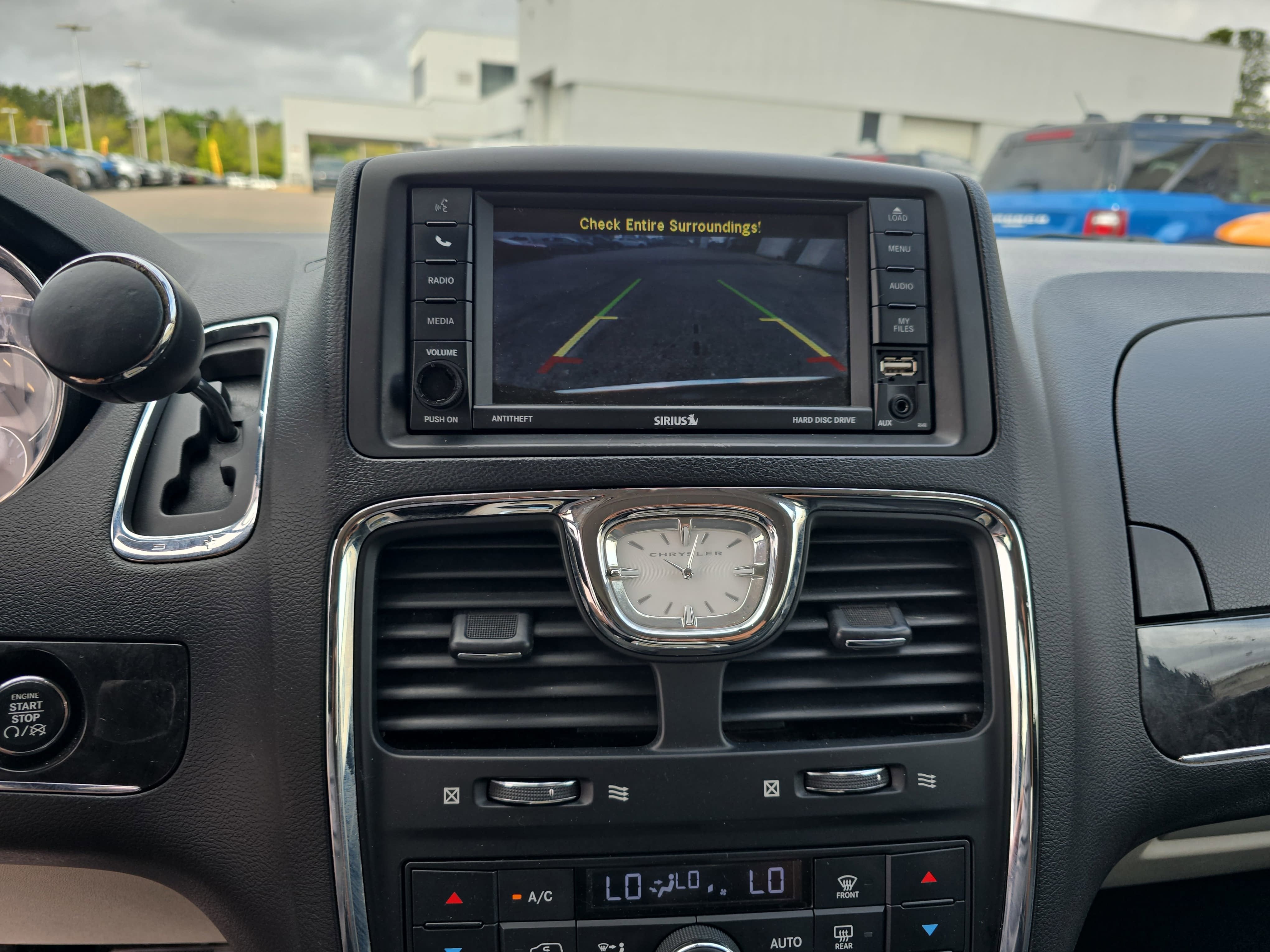 2016 Chrysler Town & Country Limited Platinum