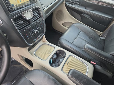 2016 Chrysler Town & Country Limited Platinum