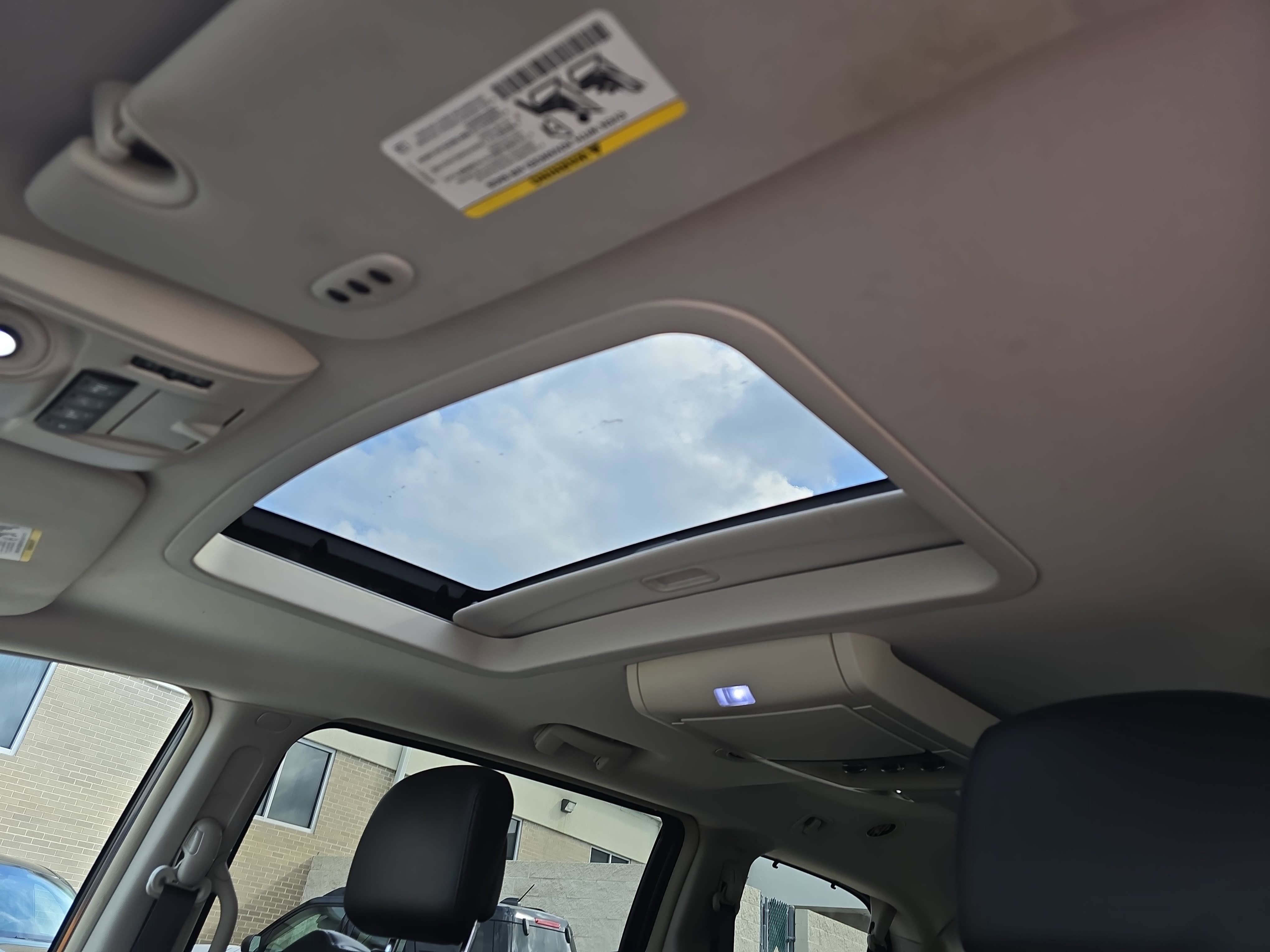 2016 Chrysler Town & Country Limited Platinum