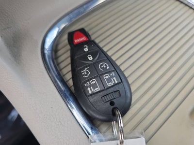 2016 Chrysler Town & Country Limited Platinum