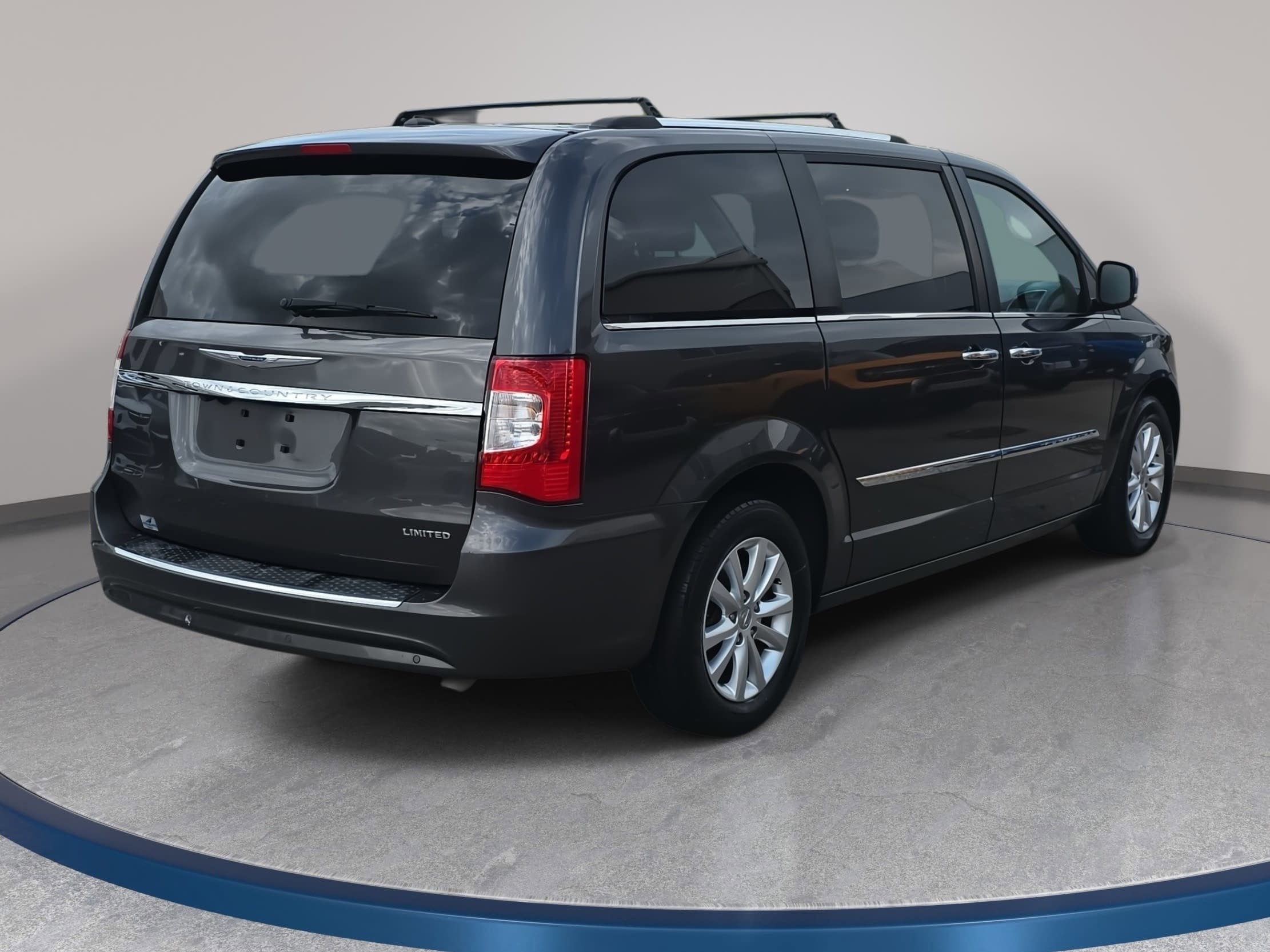 2016 Chrysler Town & Country Limited Platinum