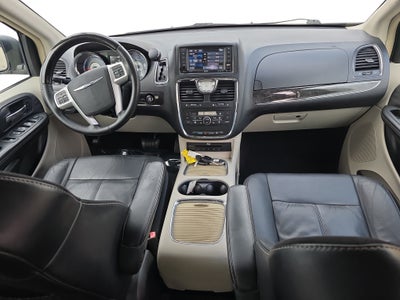2016 Chrysler Town & Country Limited Platinum