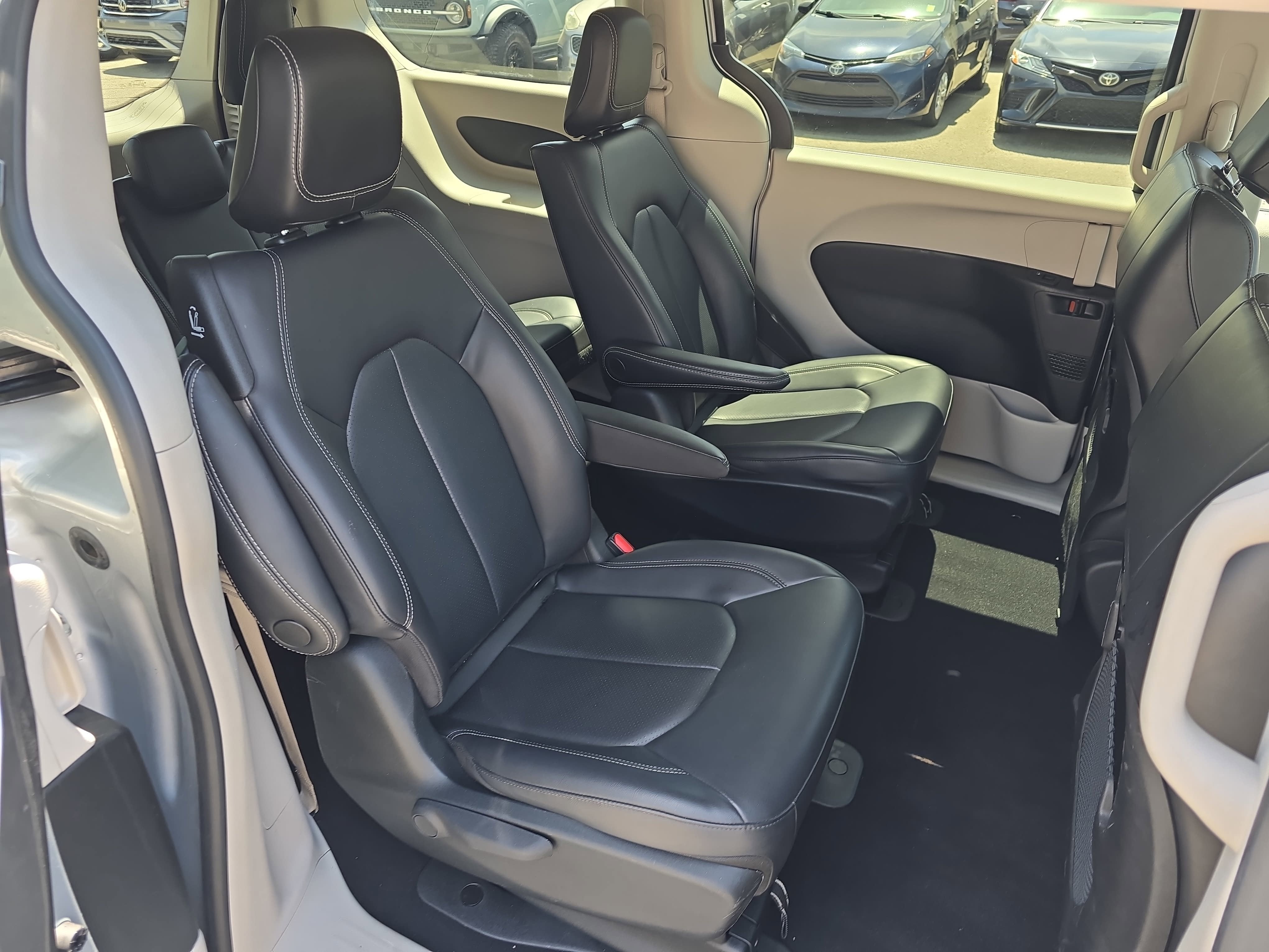 2023 Chrysler Pacifica Hybrid Touring L