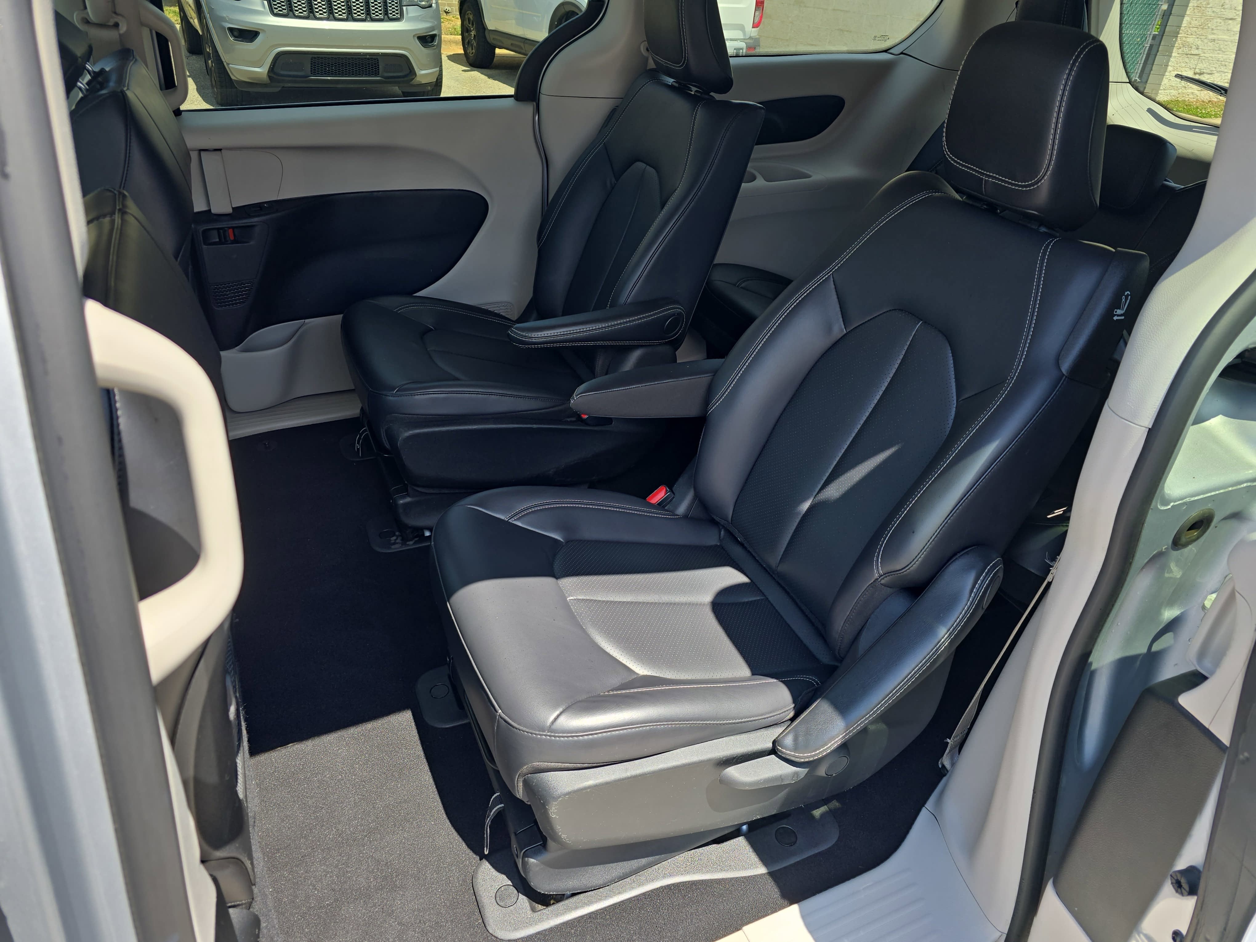 2023 Chrysler Pacifica Hybrid Touring L
