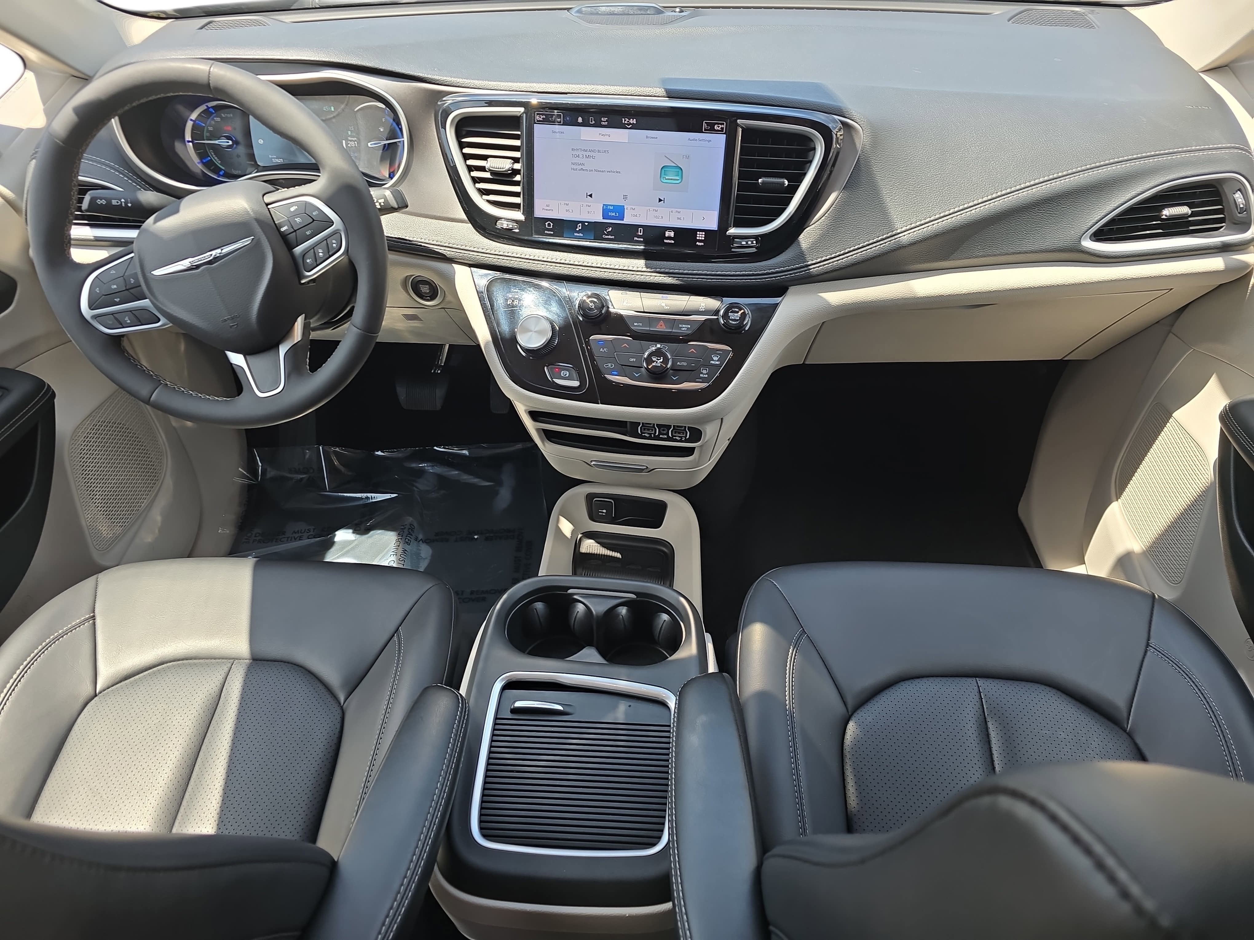 2023 Chrysler Pacifica Hybrid Touring L