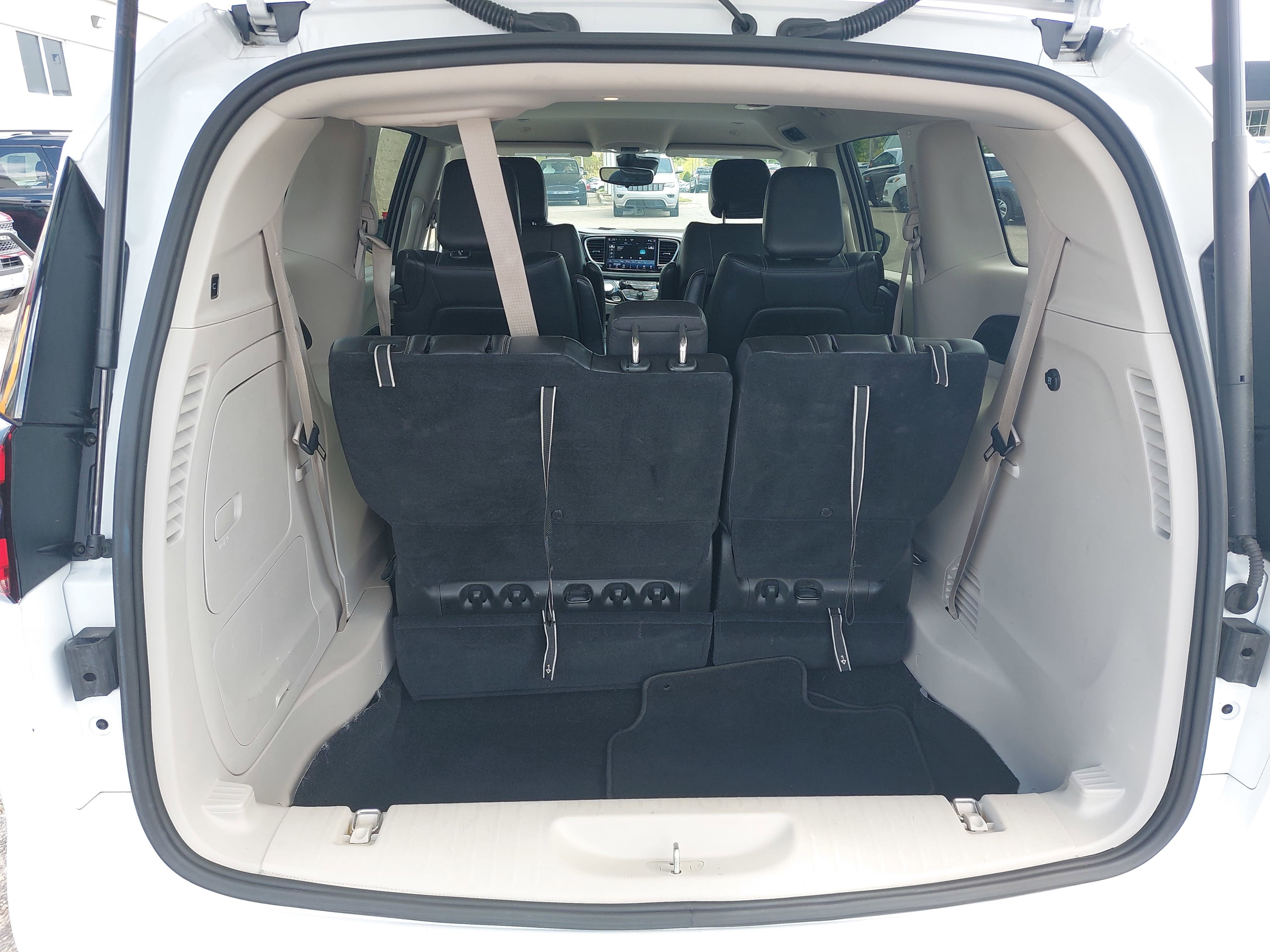 2024 Chrysler Pacifica Hybrid Select