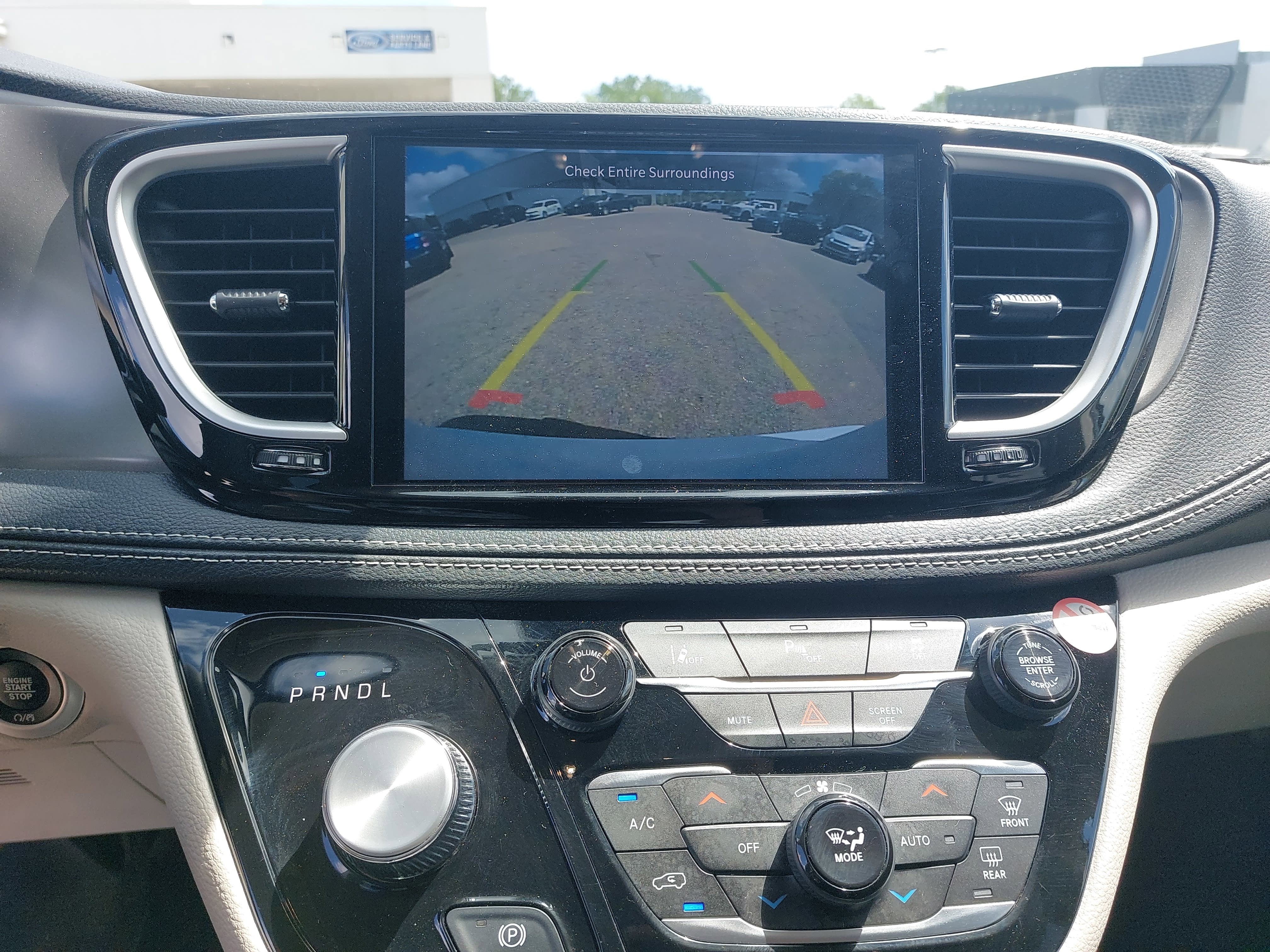 2024 Chrysler Pacifica Hybrid Select