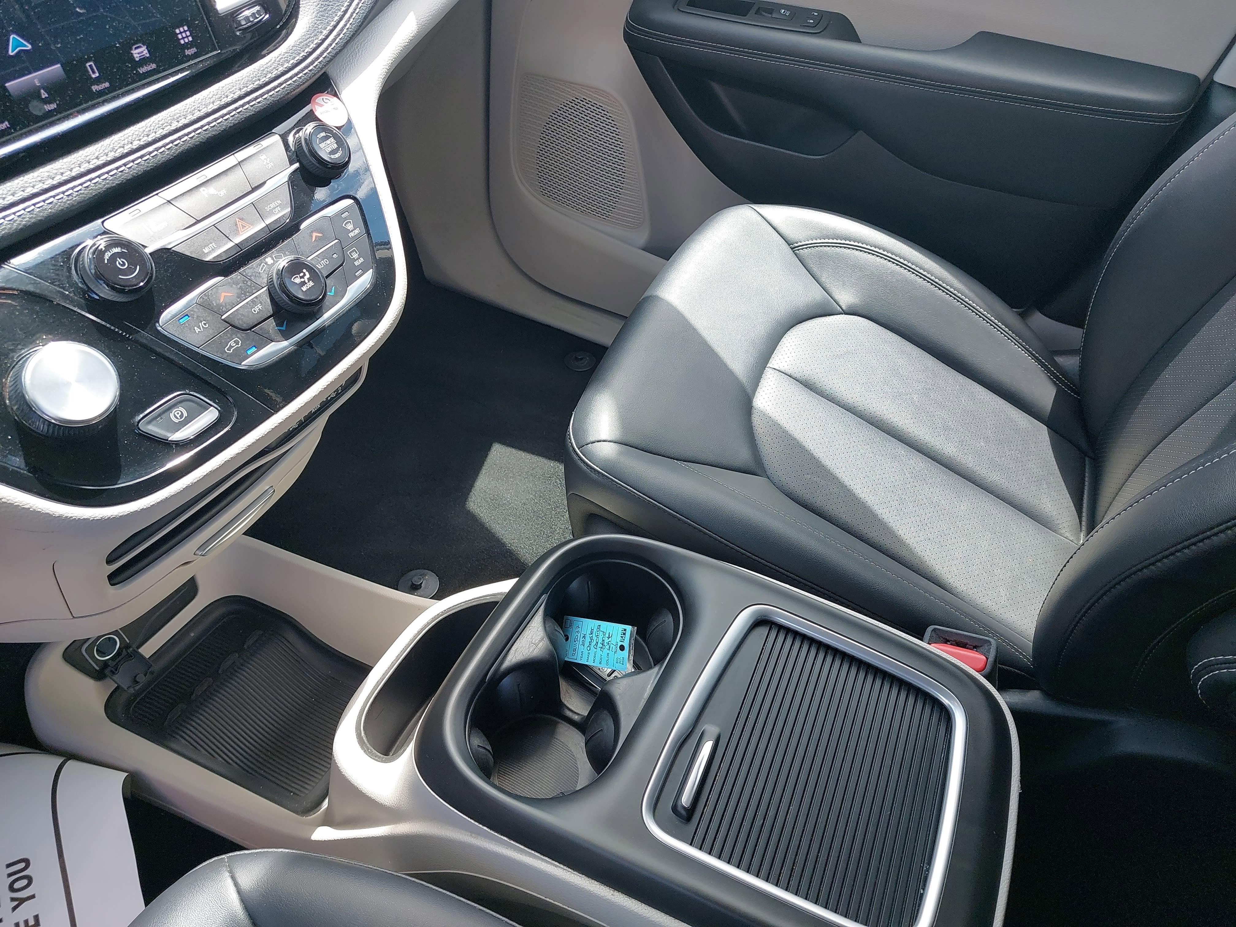 2024 Chrysler Pacifica Hybrid Select