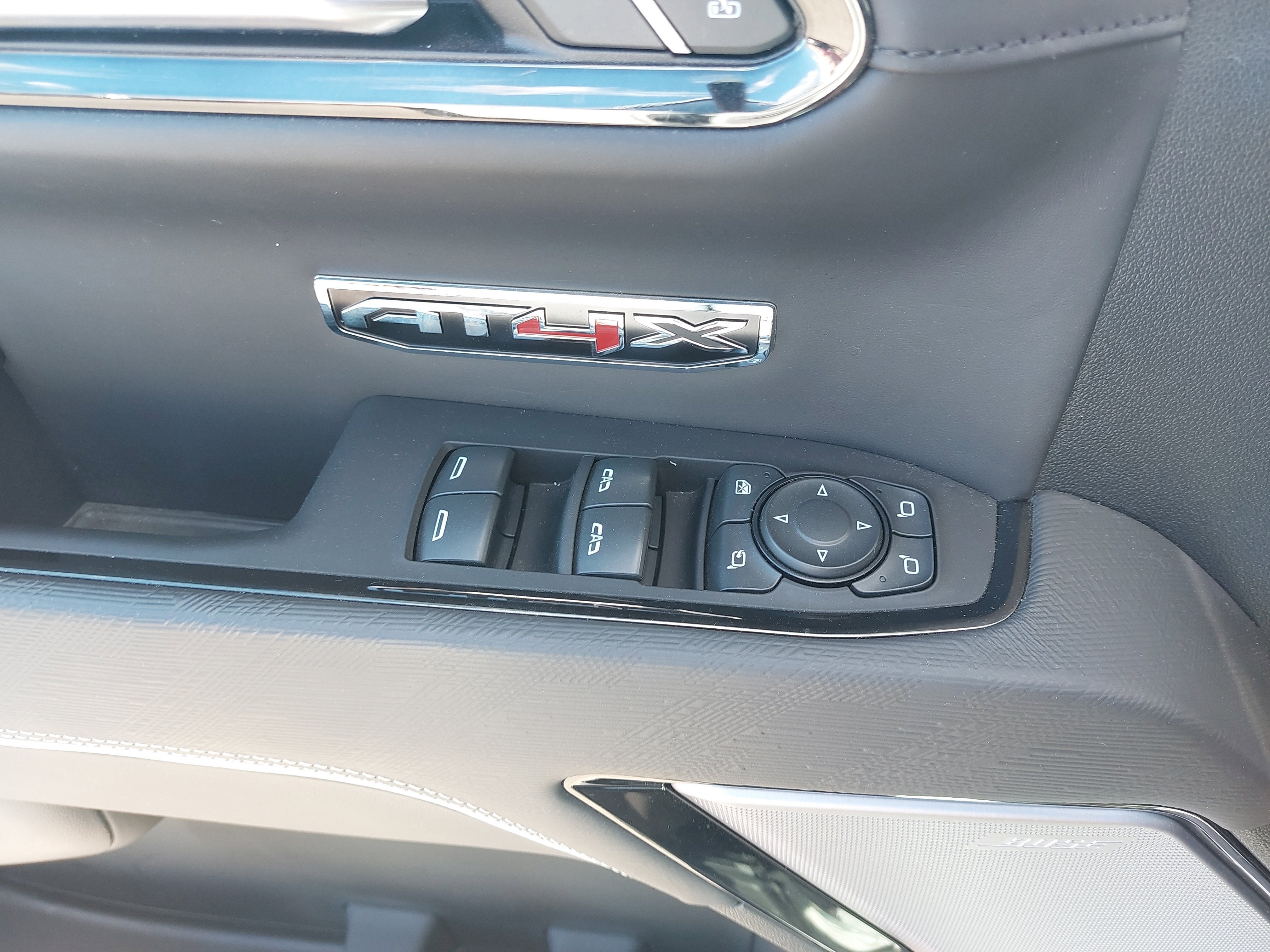 2024 GMC Sierra 1500 AT4X