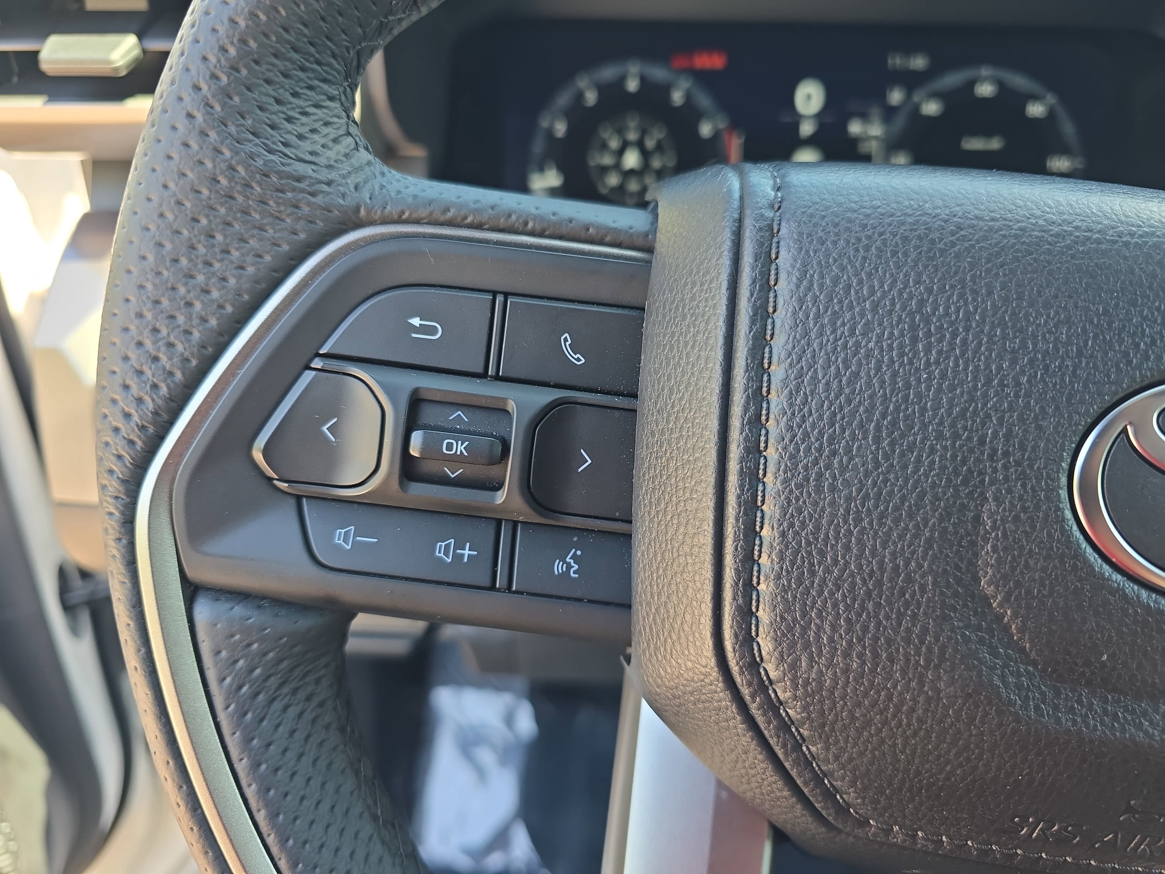 2025 Toyota Tacoma 2WD SR5