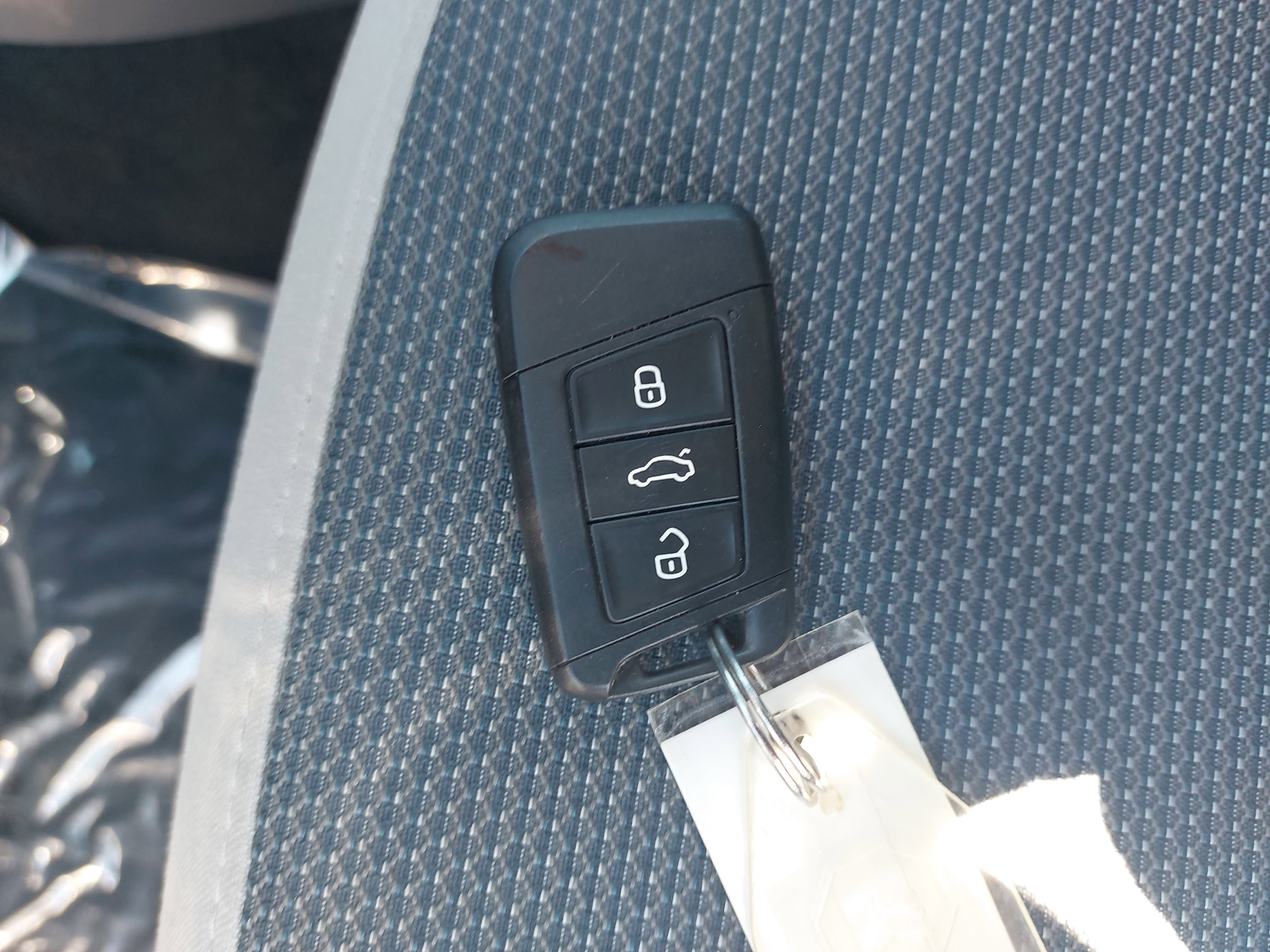 2025 Volkswagen Taos S