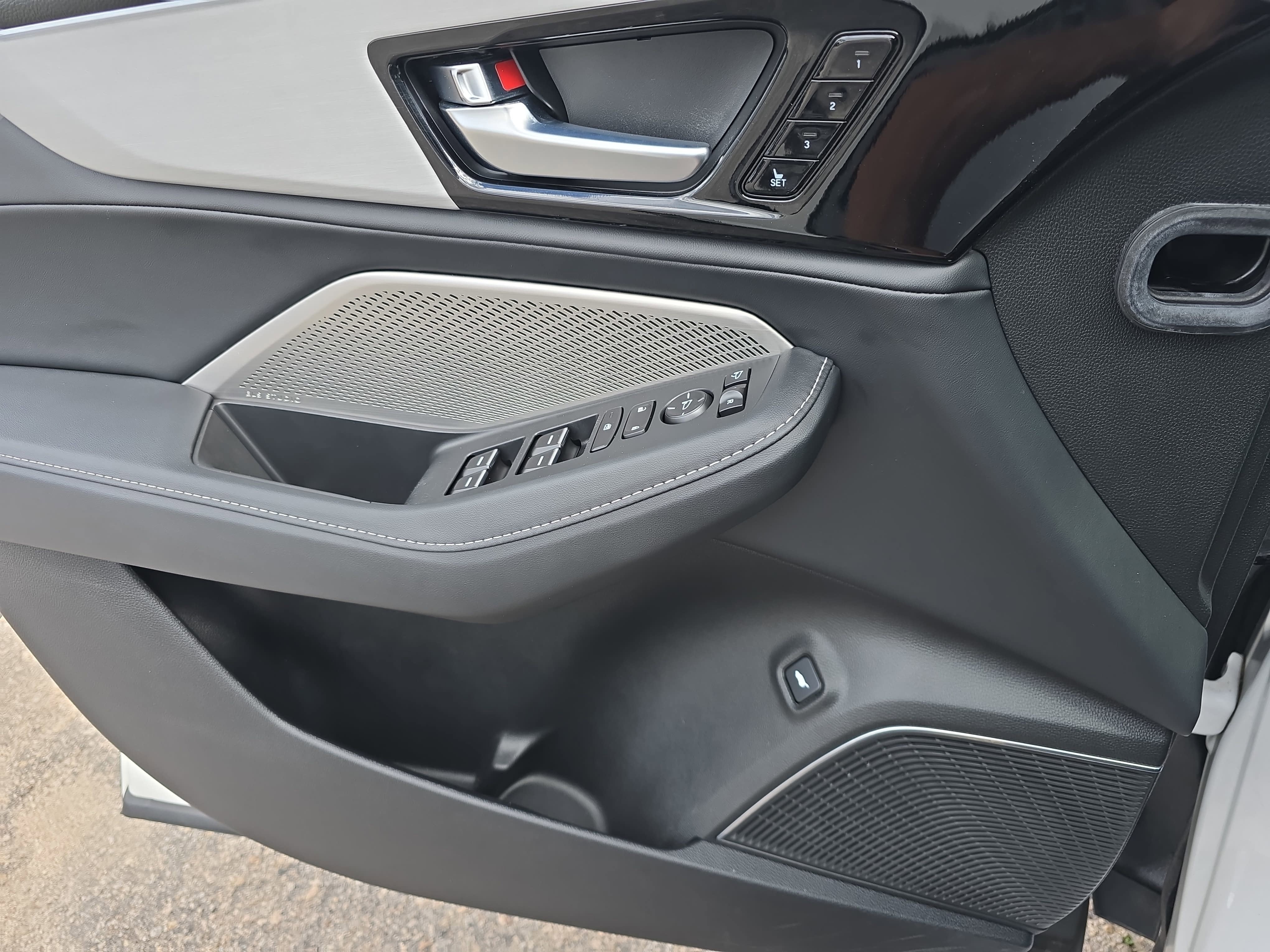 2023 Acura MDX w/Technology Package