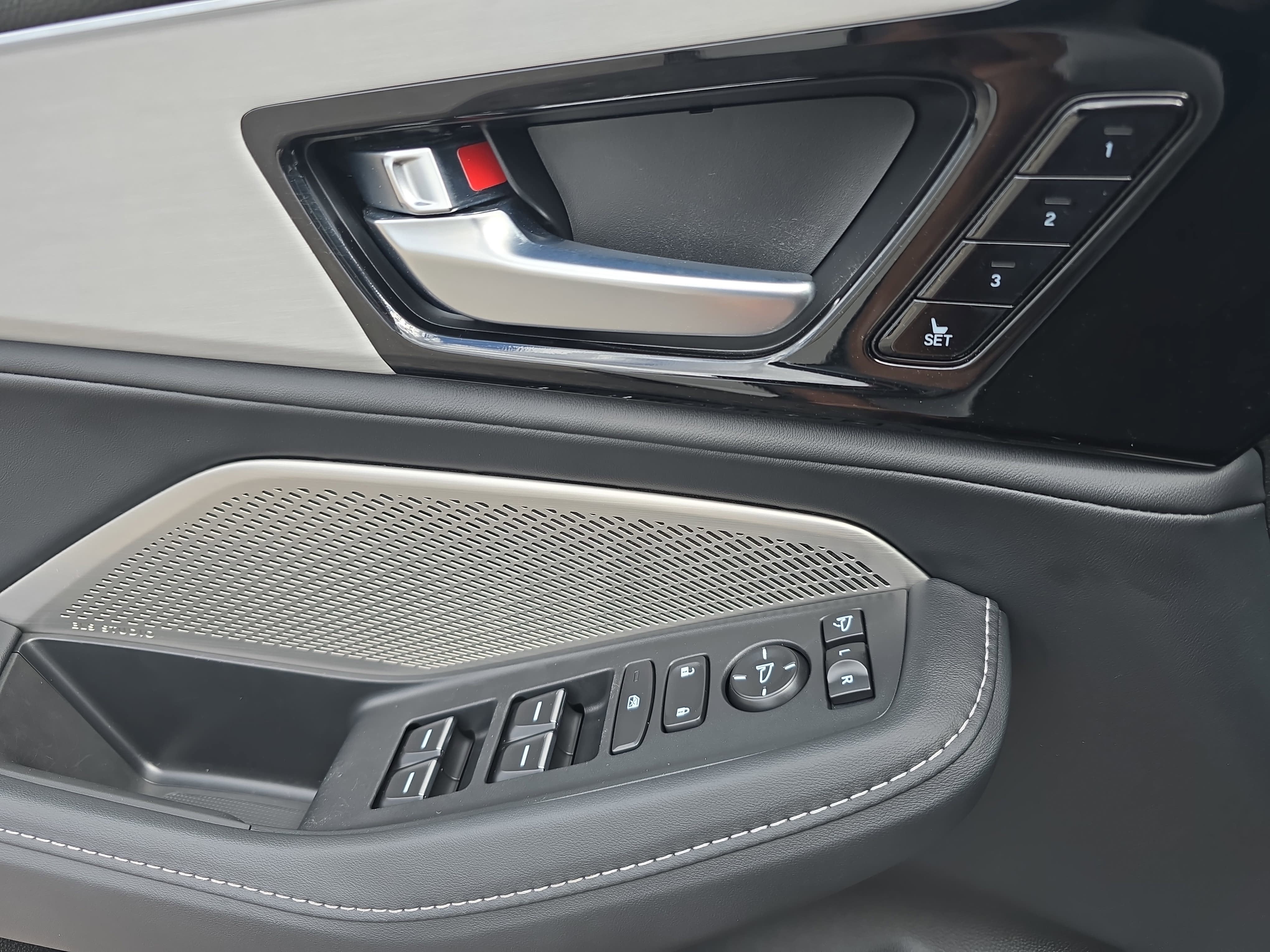 2023 Acura MDX w/Technology Package