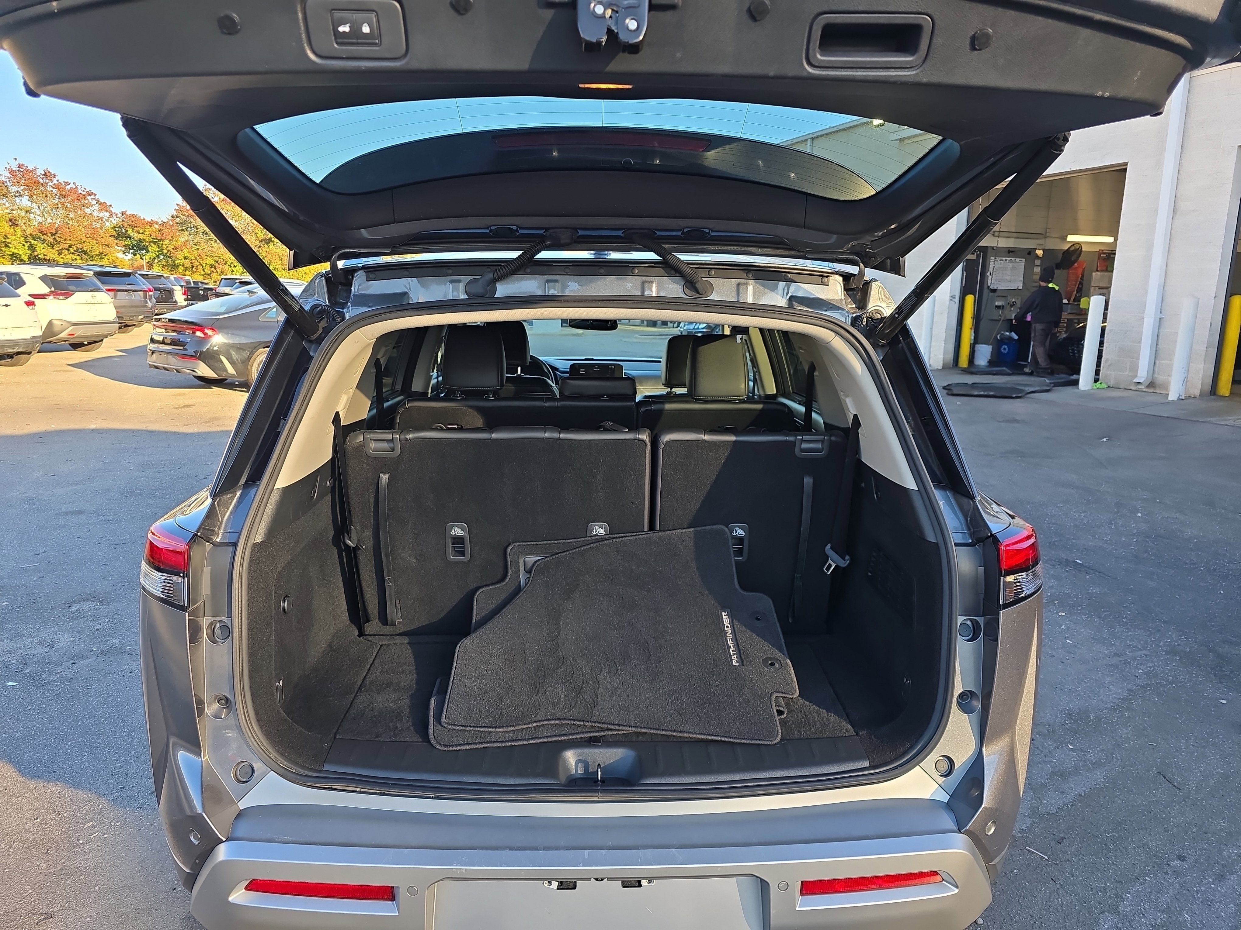 2022 Nissan Pathfinder SL