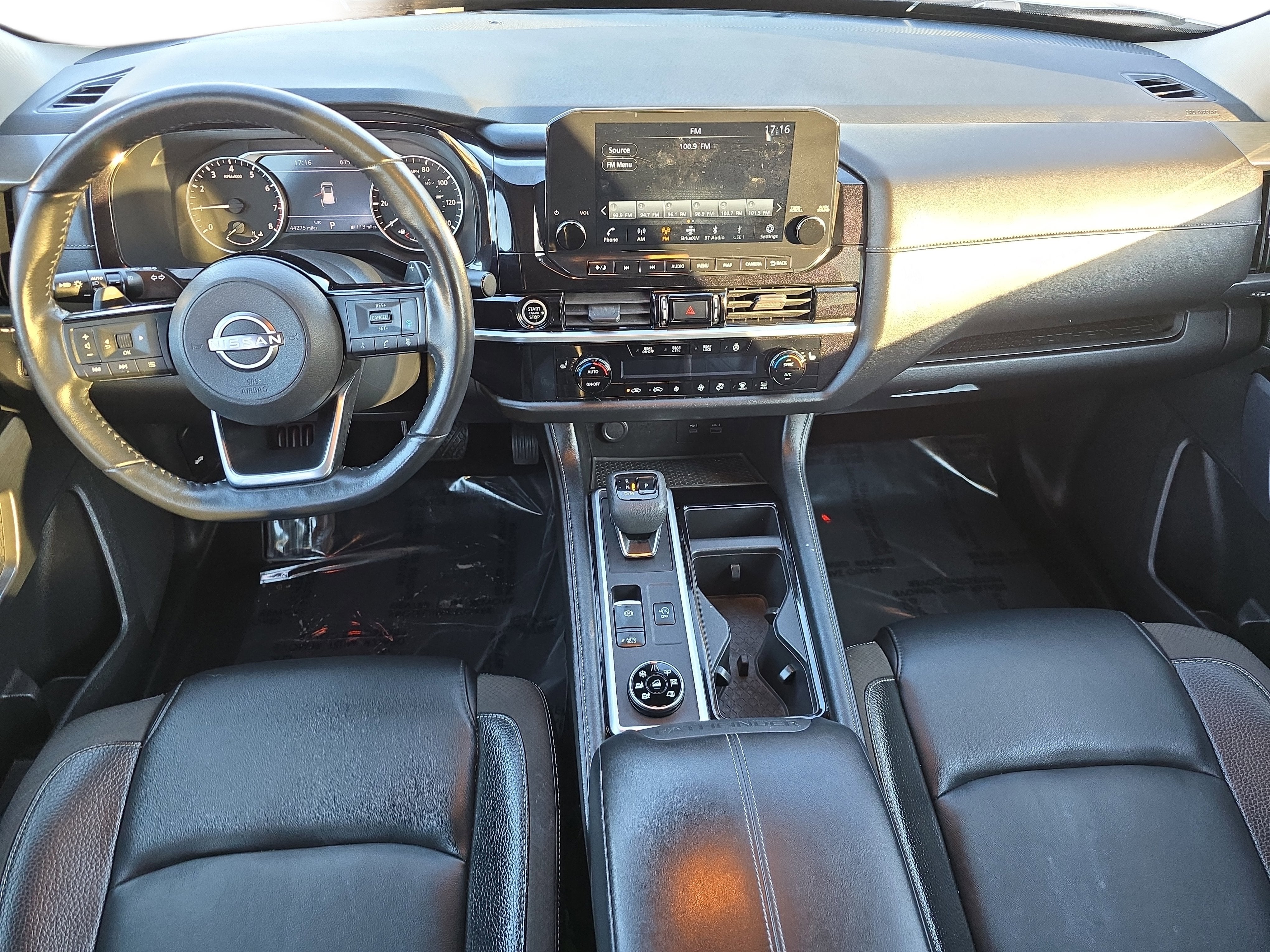 2022 Nissan Pathfinder SL