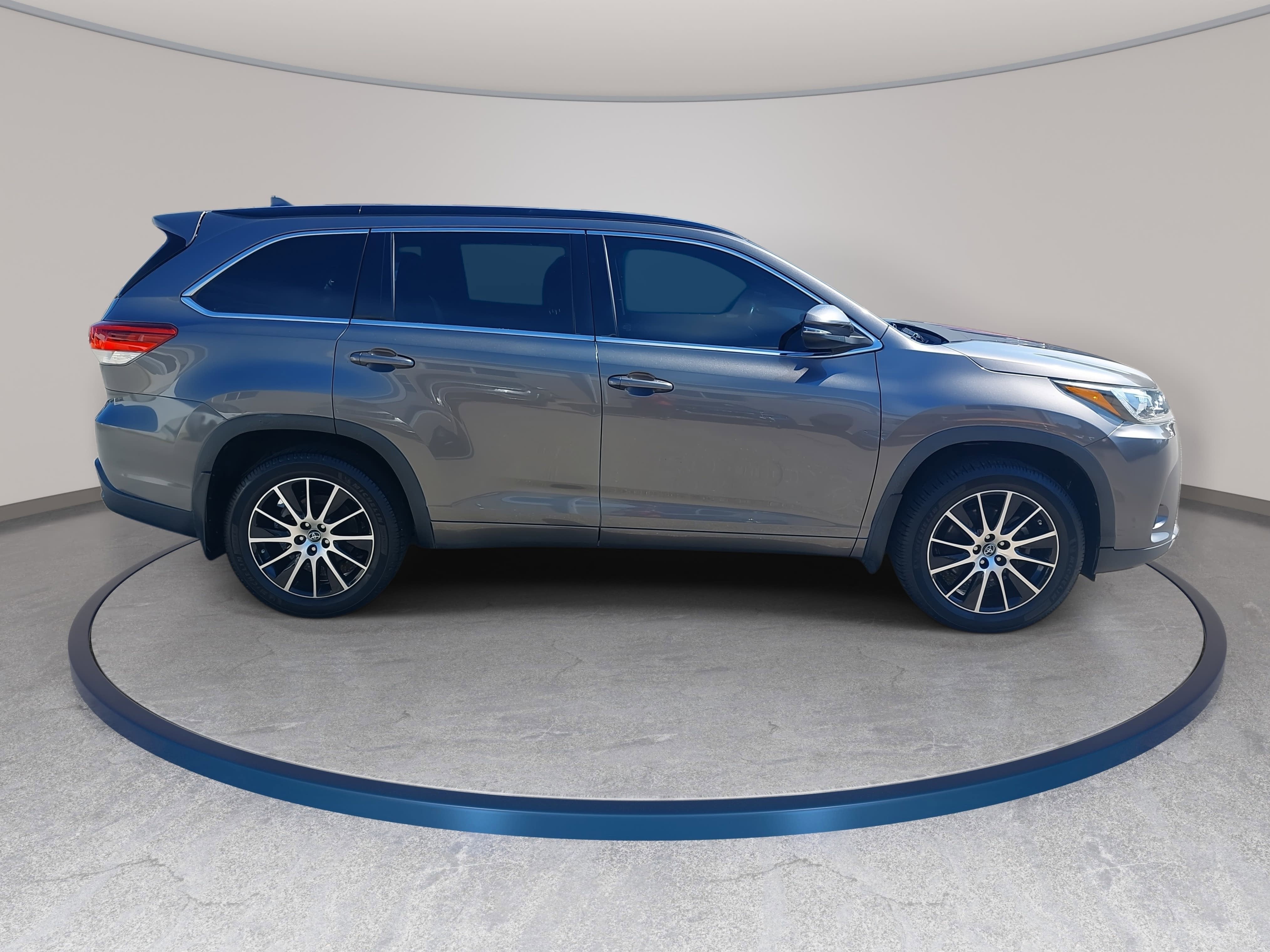 2018 Toyota Highlander SE