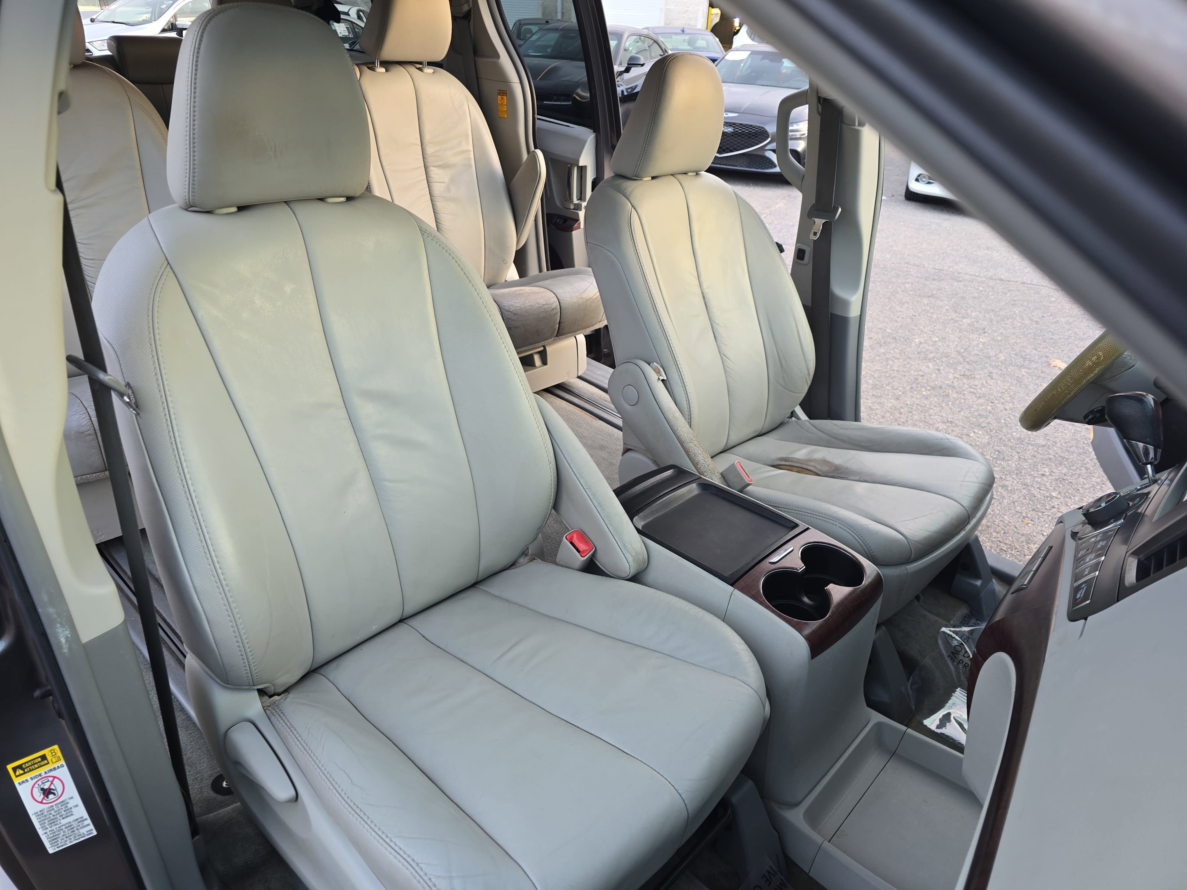 2011 Toyota Sienna XLE AAS