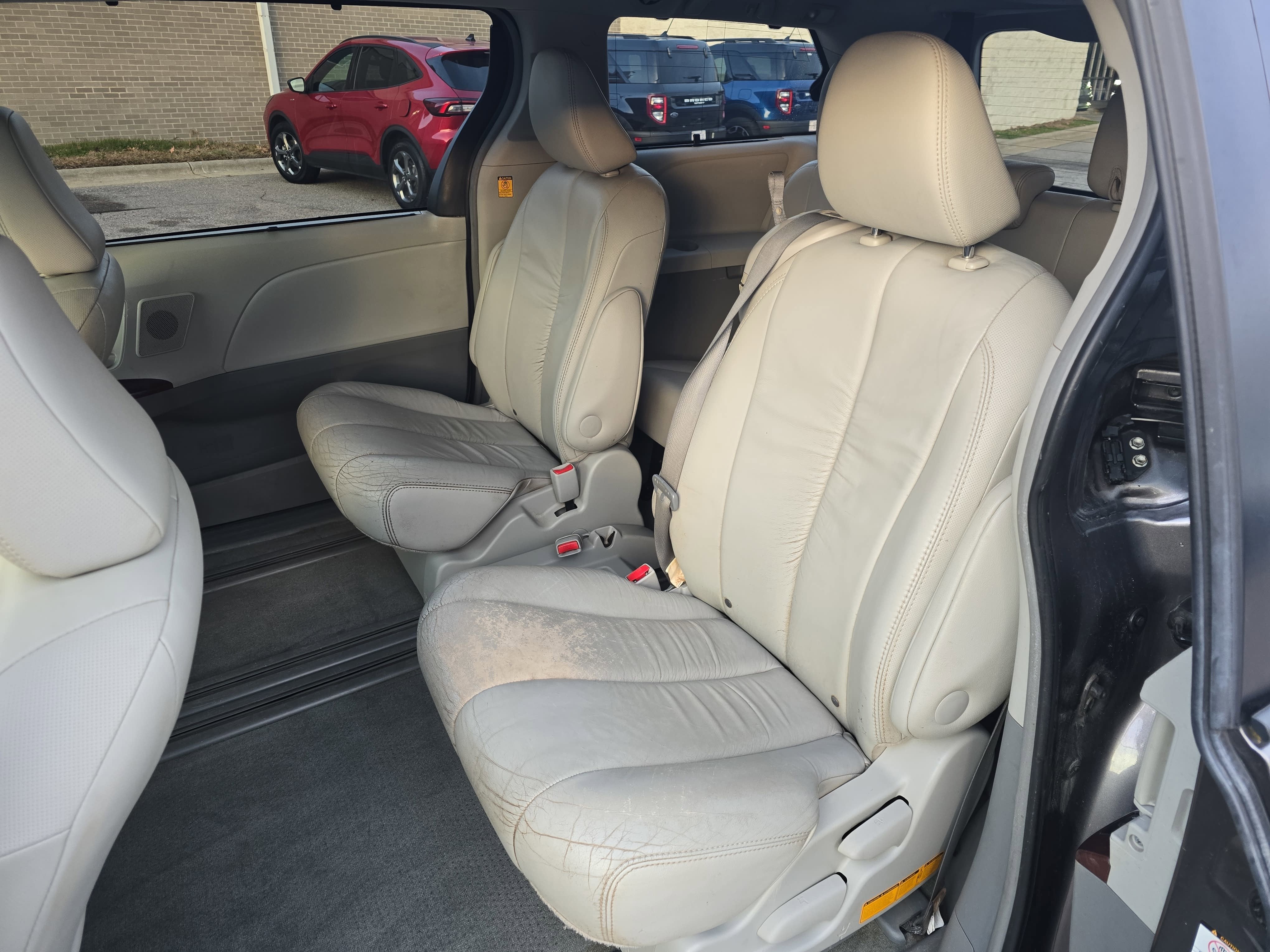 2011 Toyota Sienna XLE AAS