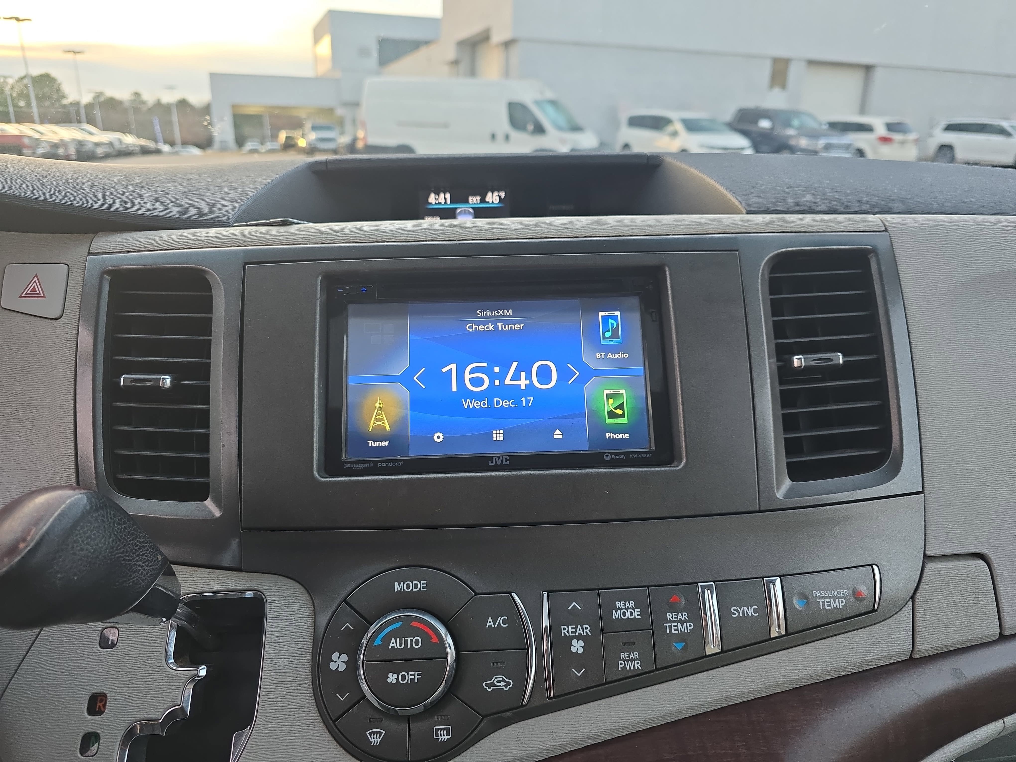 2011 Toyota Sienna XLE AAS