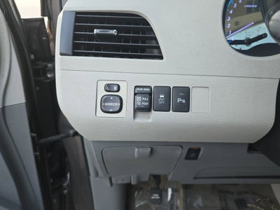 2011 Toyota Sienna XLE AAS