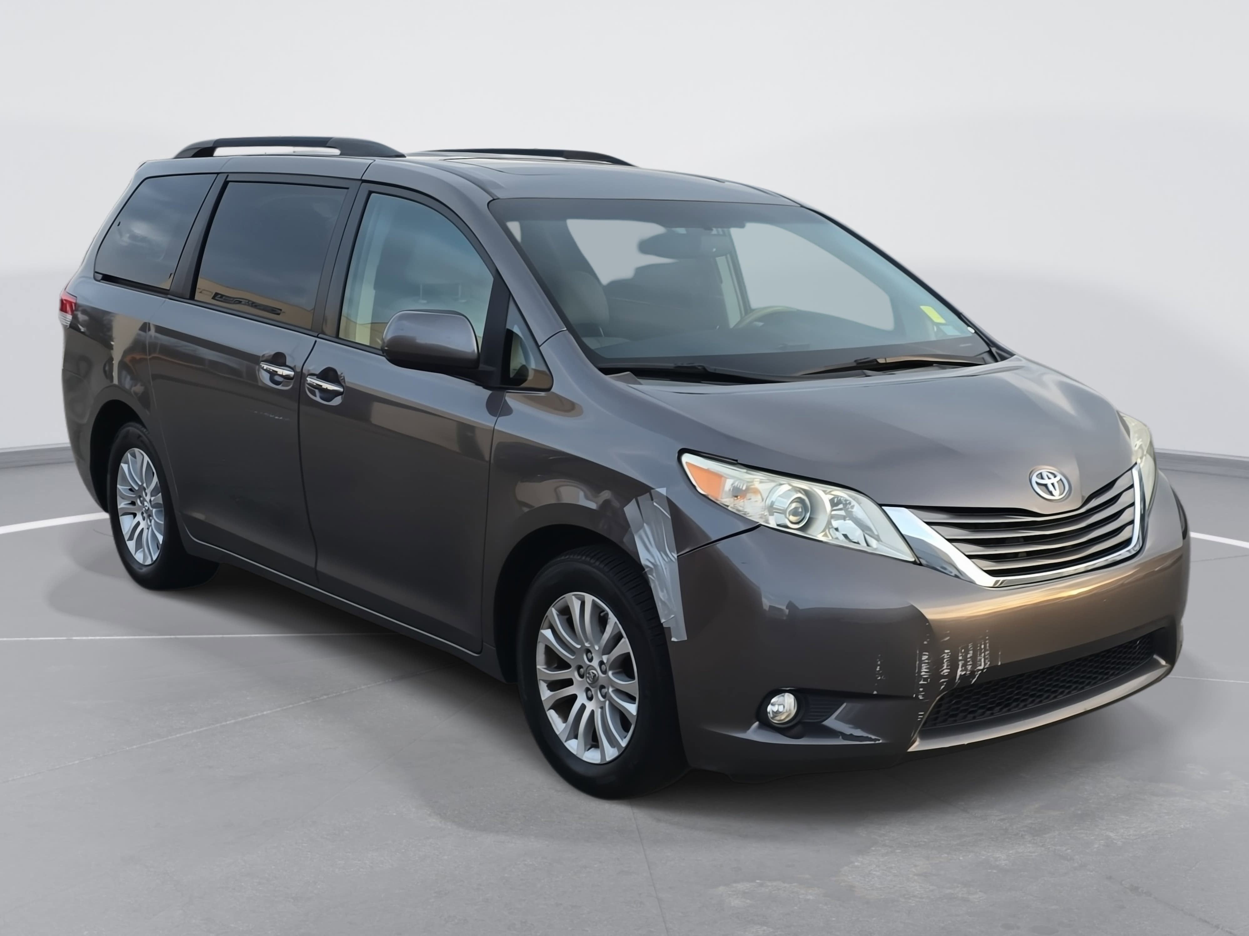 2011 Toyota Sienna XLE AAS