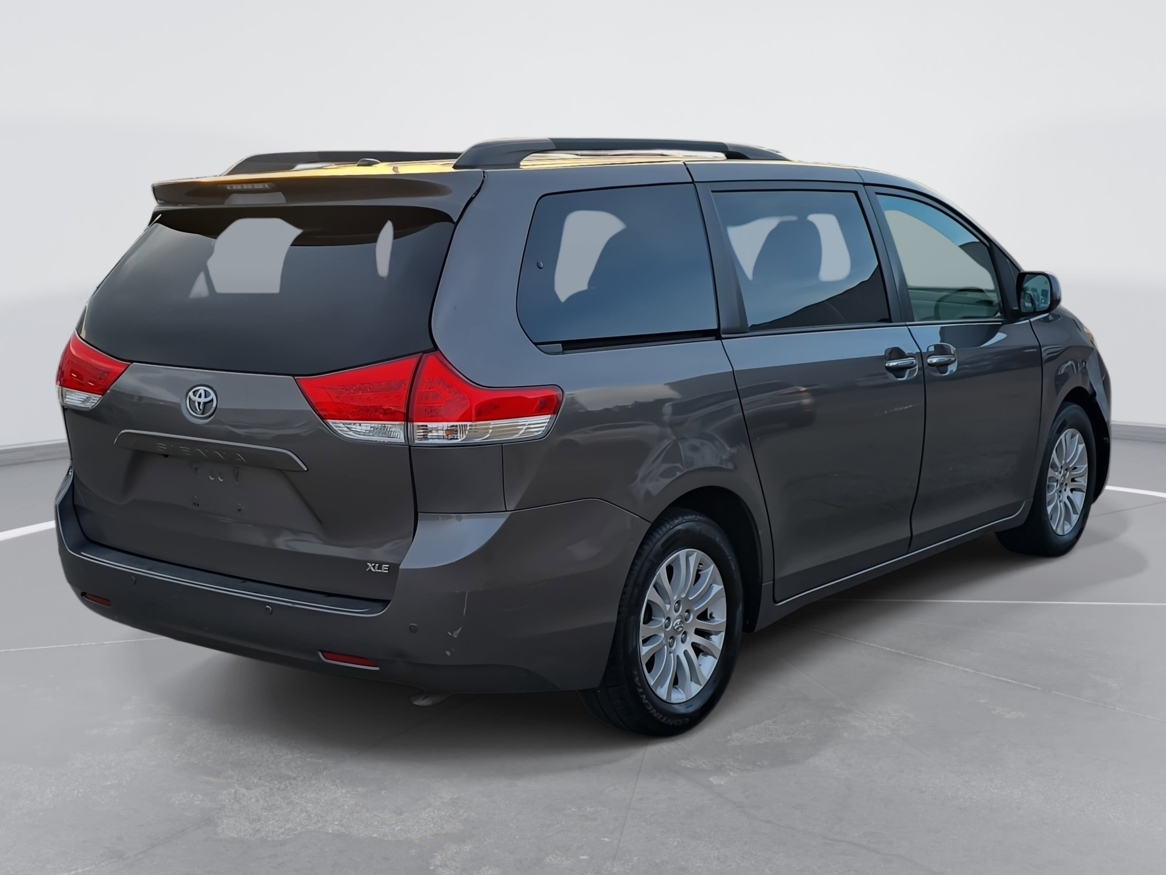 2011 Toyota Sienna XLE AAS