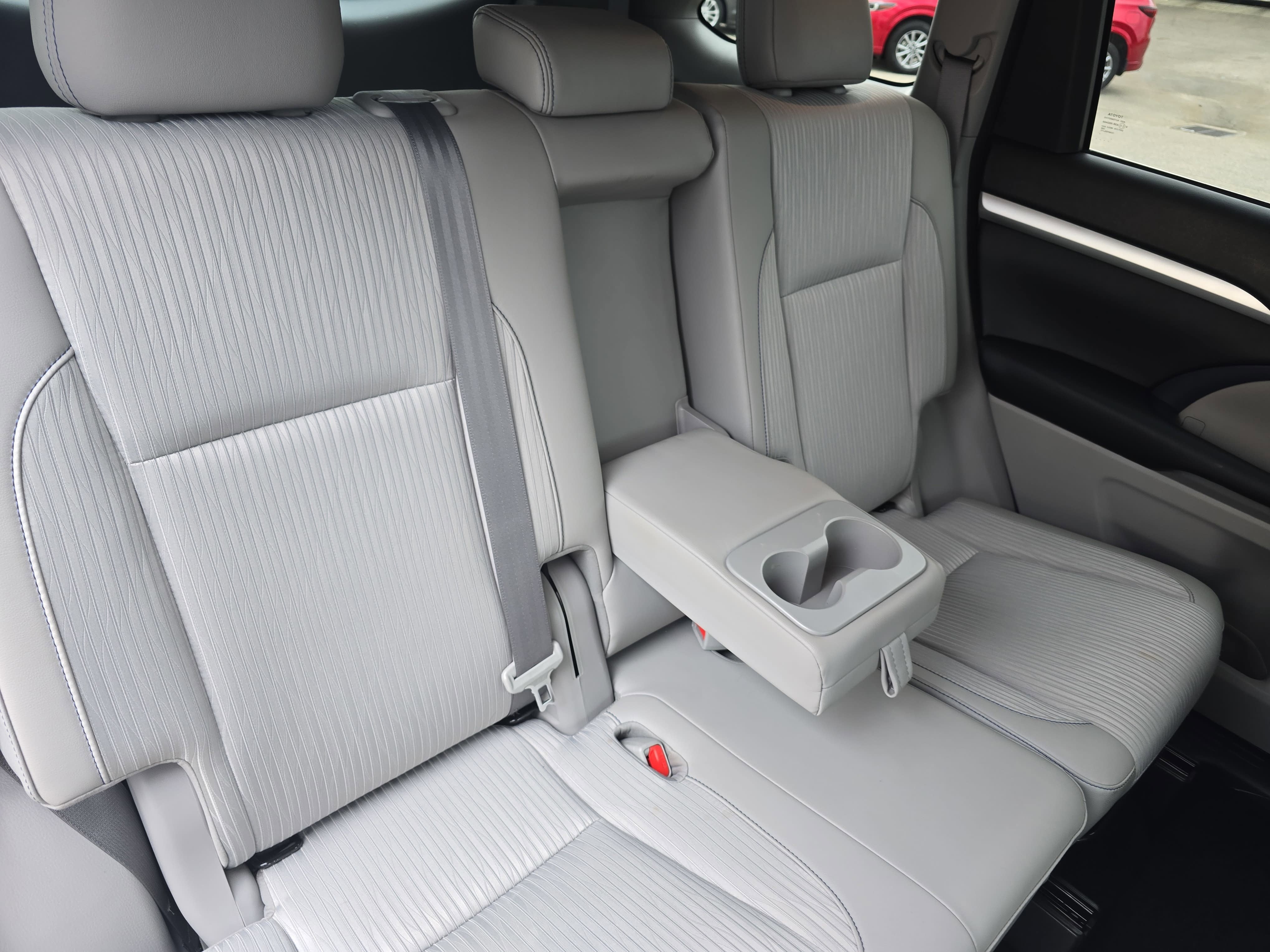 2018 Toyota Highlander LE