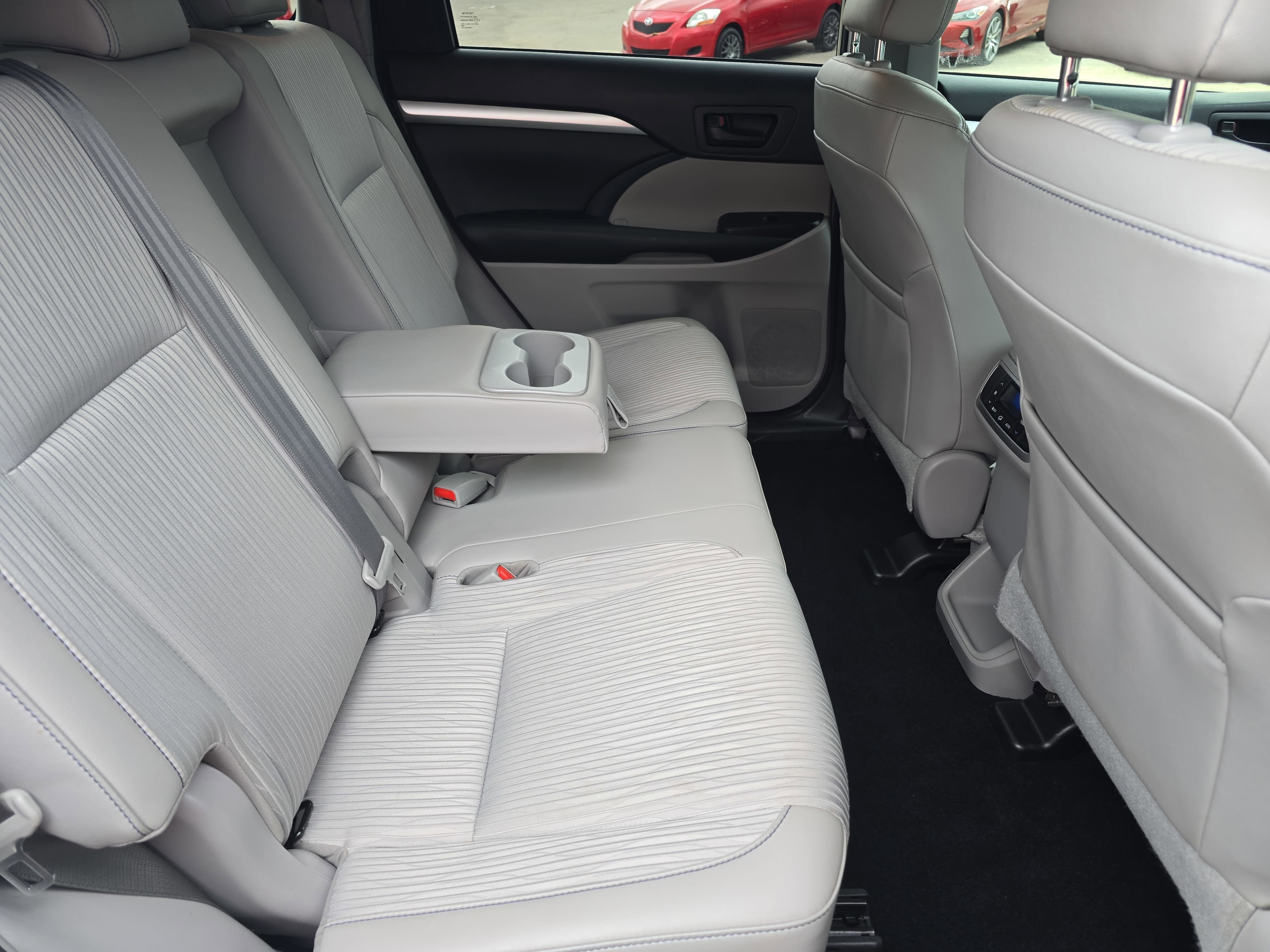 2018 Toyota Highlander LE