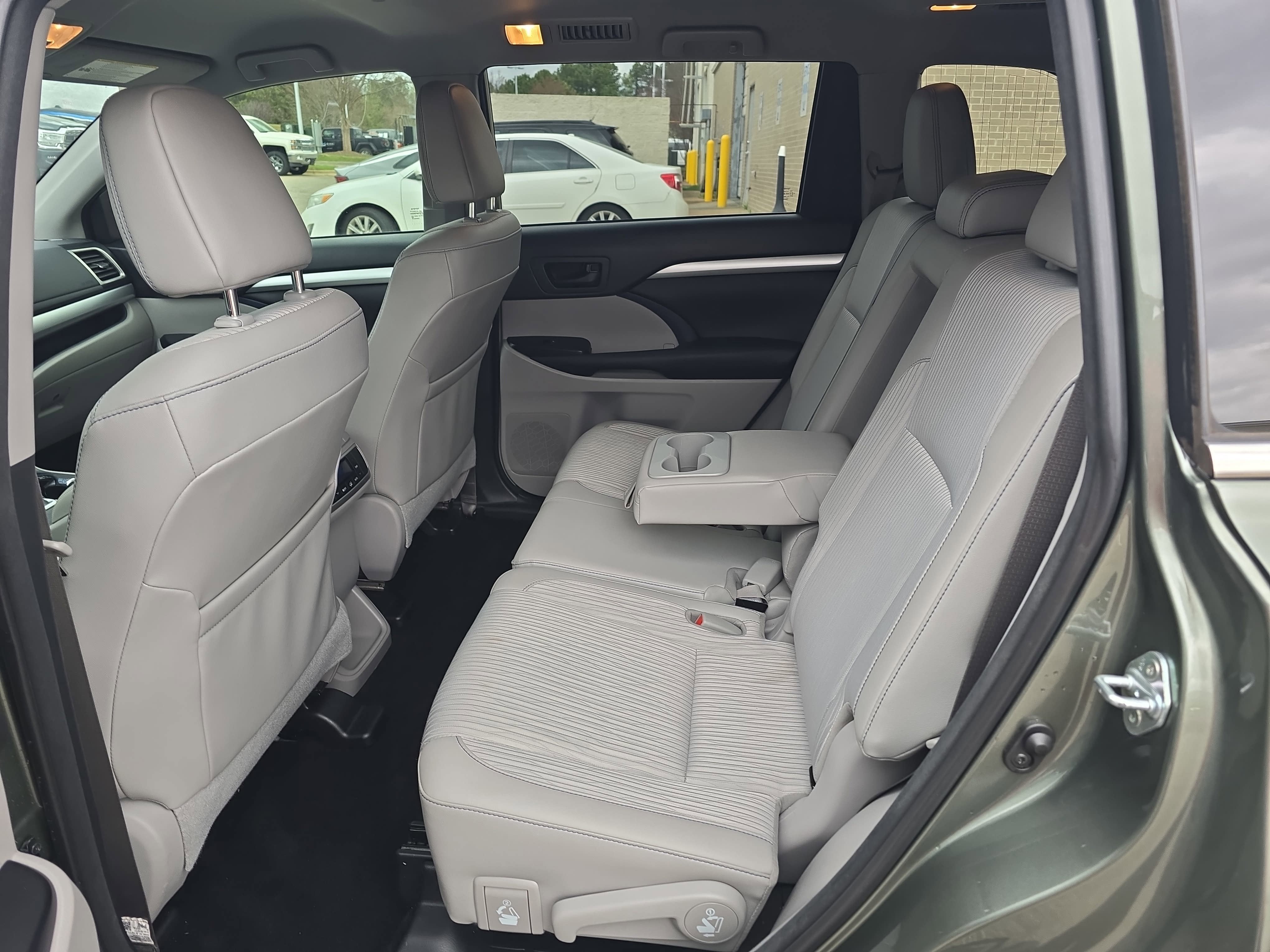 2018 Toyota Highlander LE