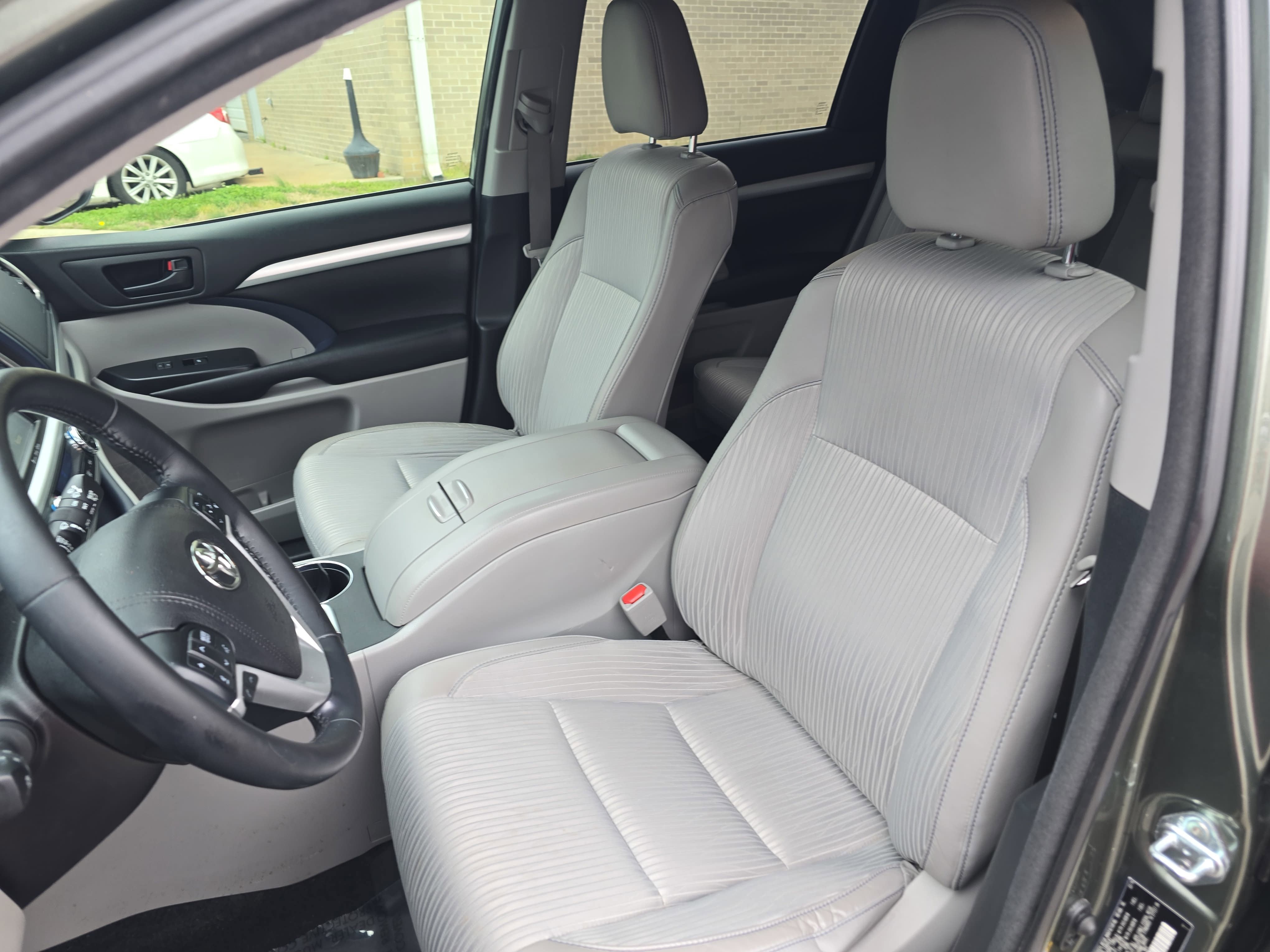 2018 Toyota Highlander LE