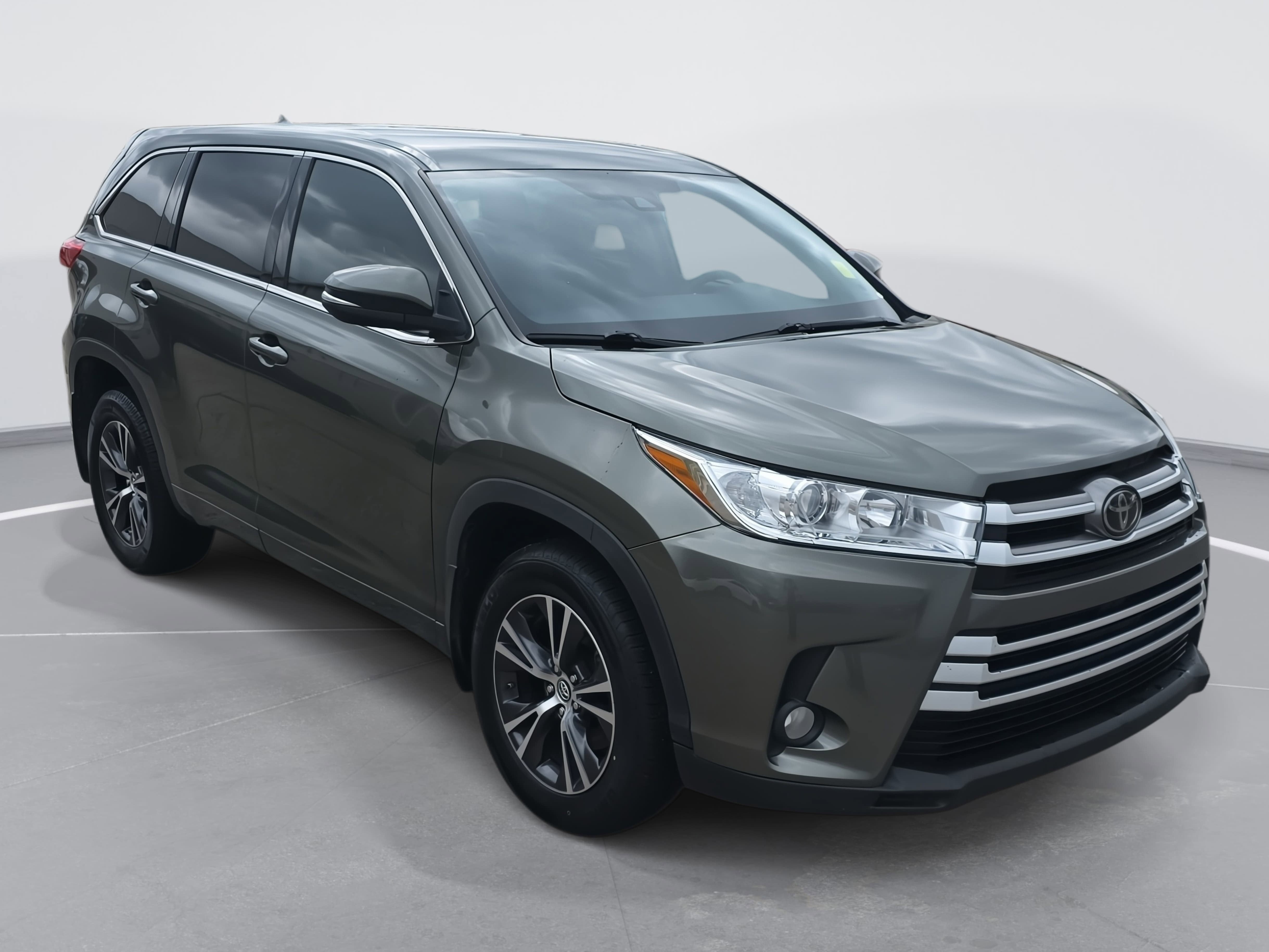 2018 Toyota Highlander LE